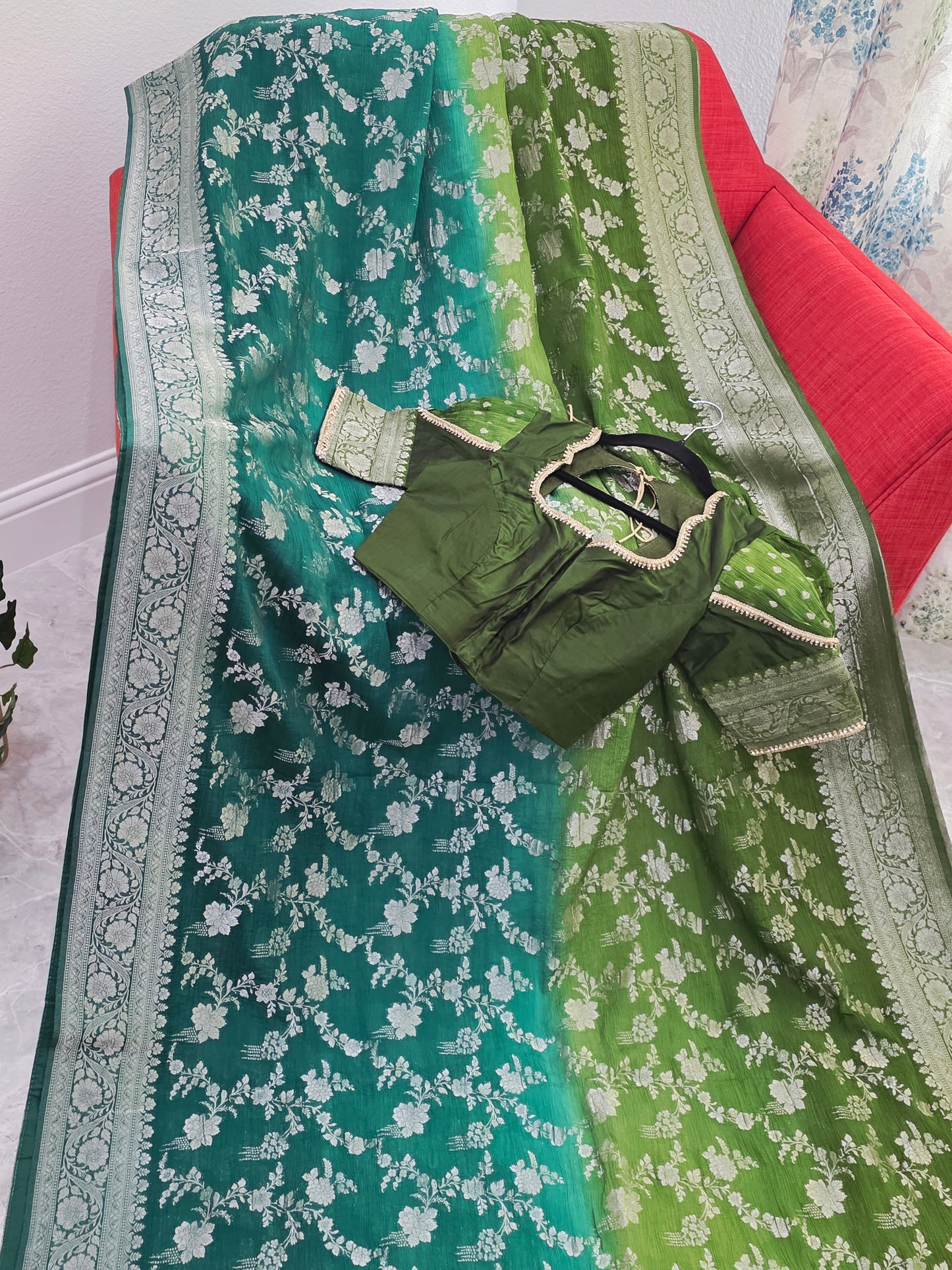 Shaded Crush Chiffon Georgette Saree with Silver Floral Weave & Puff Sleeves Blouse