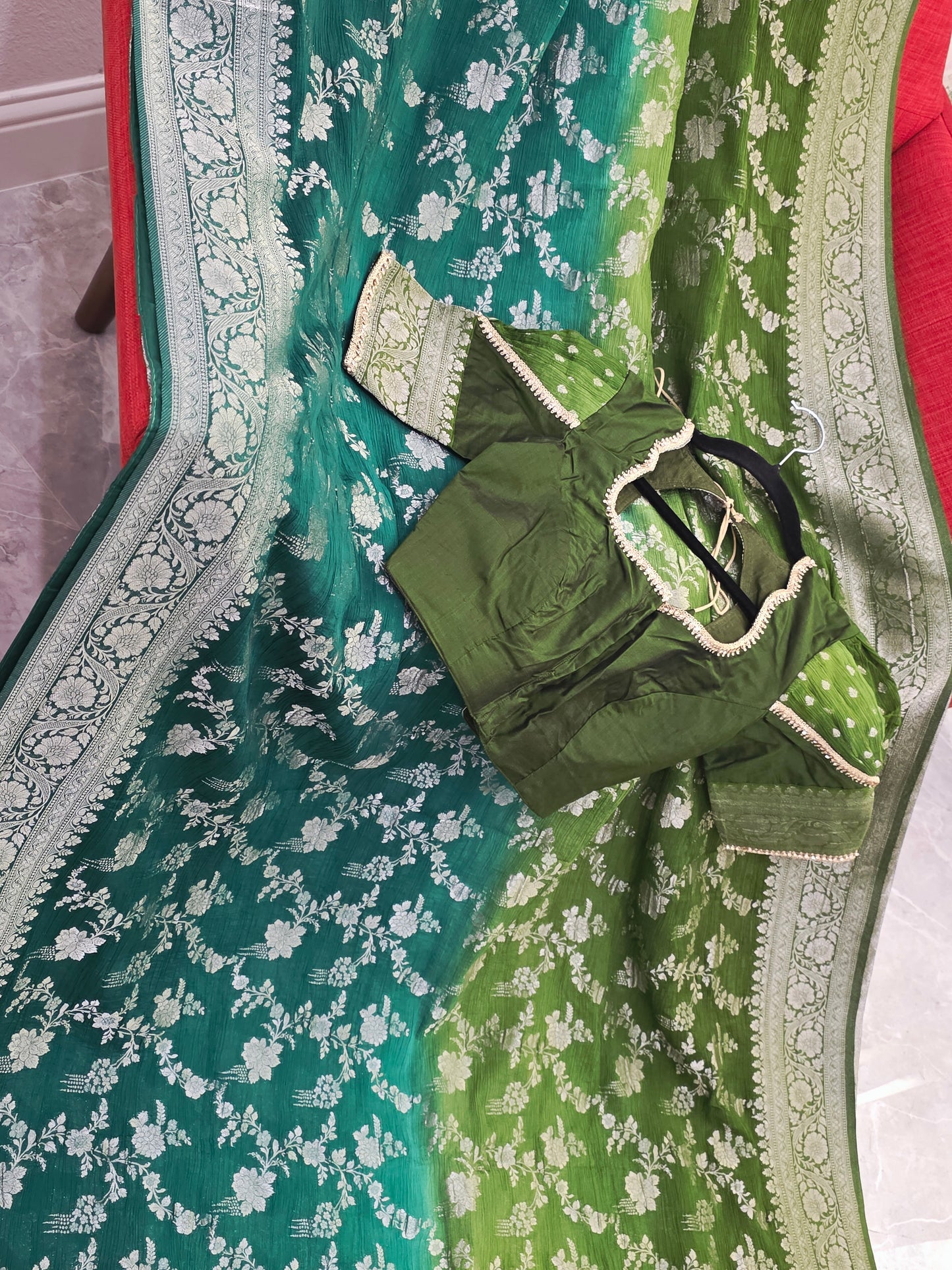 Shaded Crush Chiffon Georgette Saree with Silver Floral Weave & Puff Sleeves Blouse