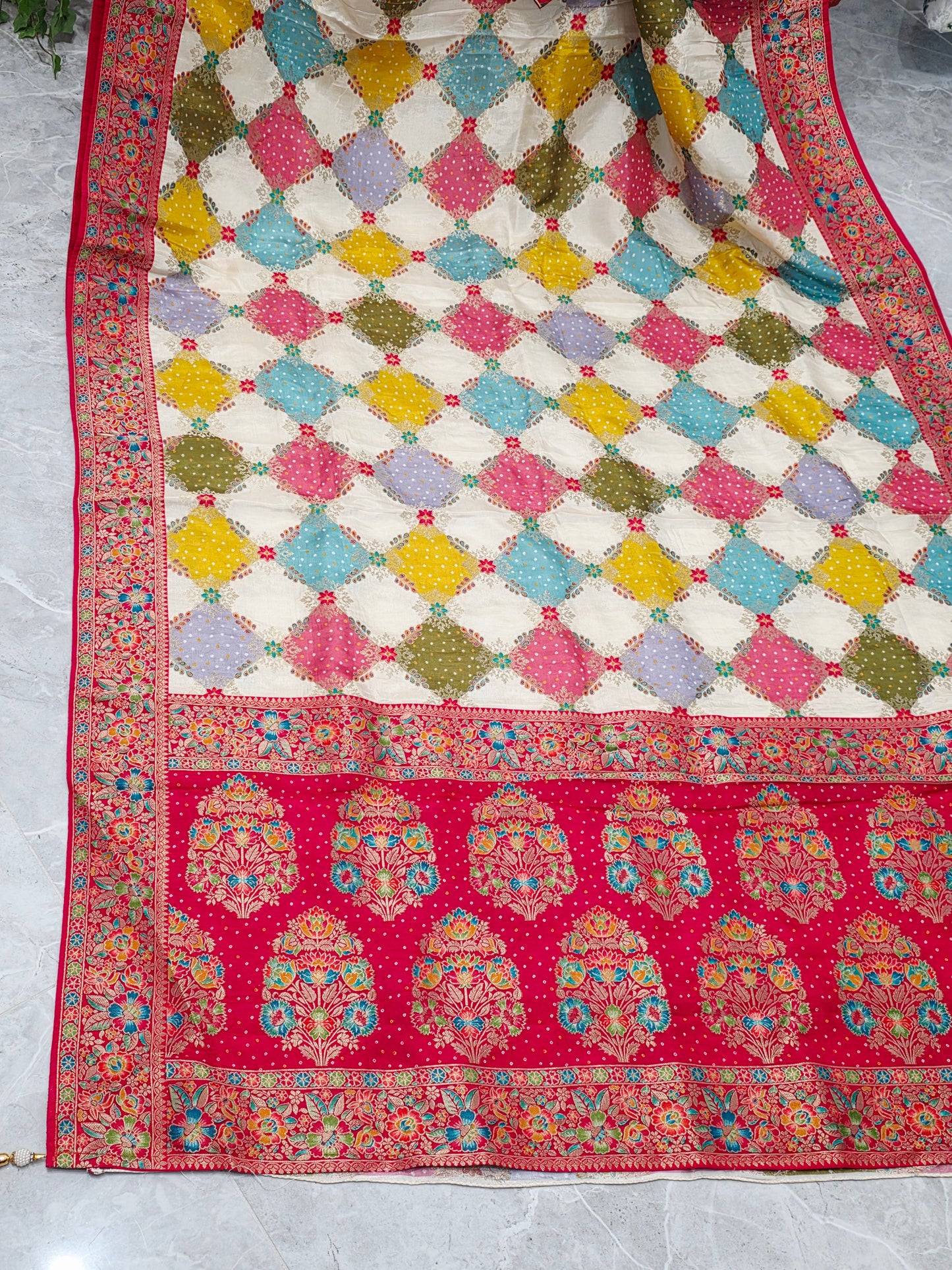 Multicolor Bandhani Print Diamond Pattern Saree with Rich Floral Border & Statement Pallu – Stitched Blouse