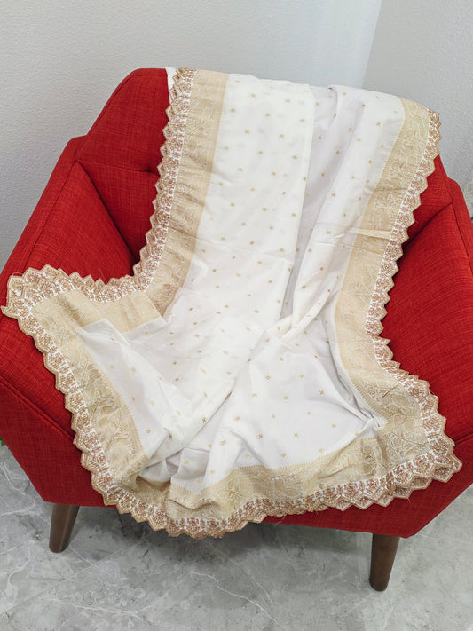 Munga Benarasi Embroidered Dupatta with Cutwork Border