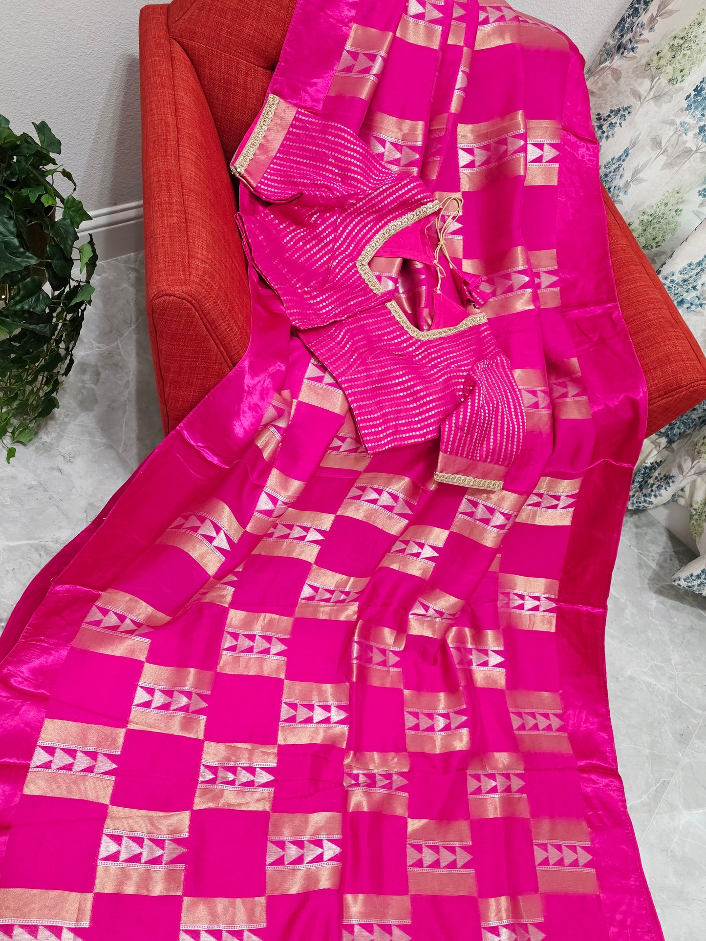 Russian Dola Crepe Silk Saree with Geometric Zari Woven Design & Ready Stitched Blouse | Pink