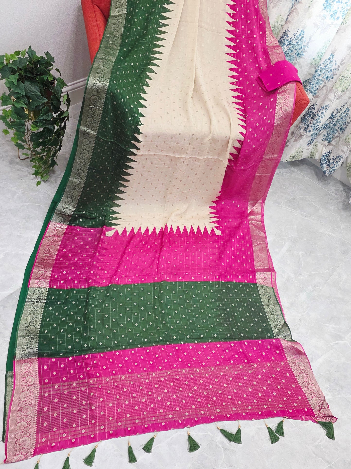 Shaded Chinon Chiffon Checkered Saree with Zari Border | Lightweight Party Wear | Blouse Piece Included
