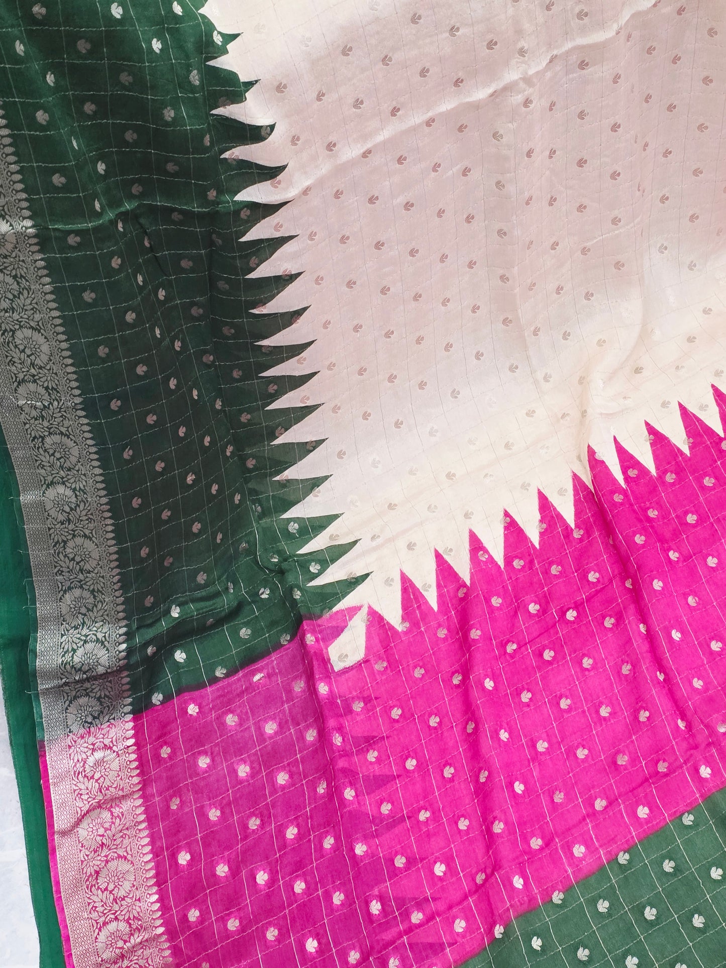 Shaded Chinon Chiffon Checkered Saree with Zari Border | Lightweight Party Wear | Blouse Piece Included