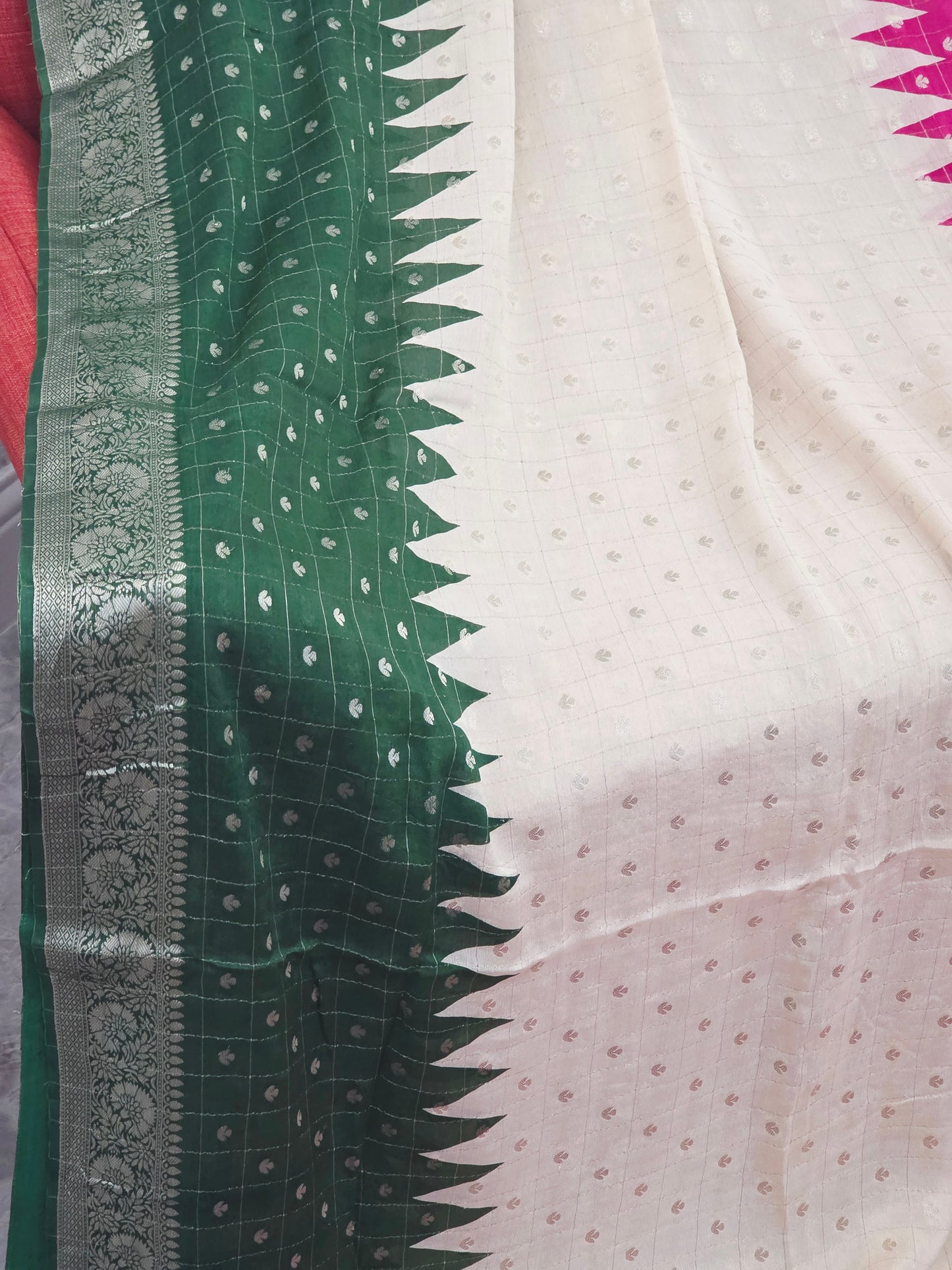 Shaded Chinon Chiffon Checkered Saree with Zari Border | Lightweight Party Wear | Blouse Piece Included