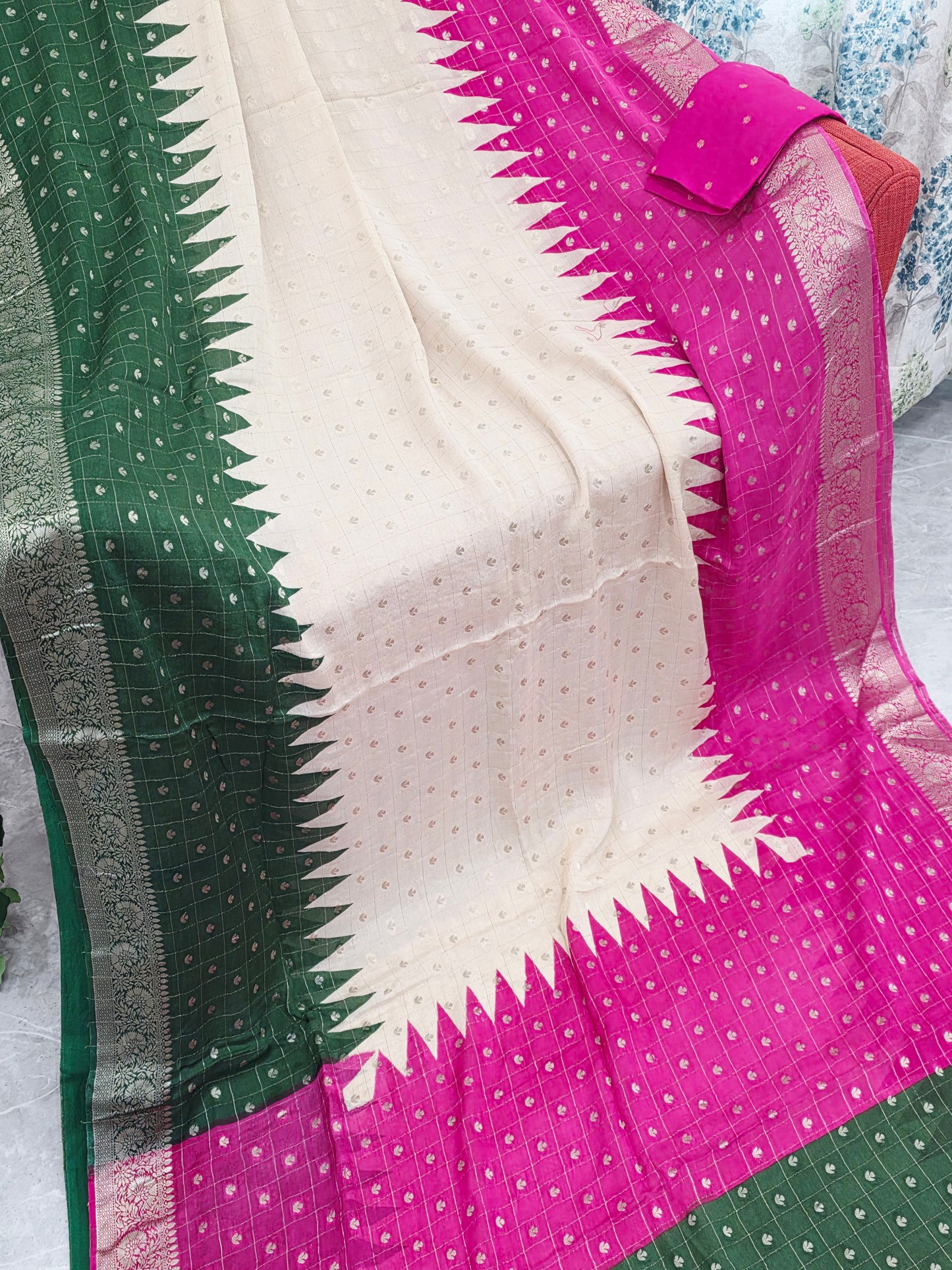 Shaded Chinon Chiffon Checkered Saree with Zari Border | Lightweight Party Wear | Blouse Piece Included