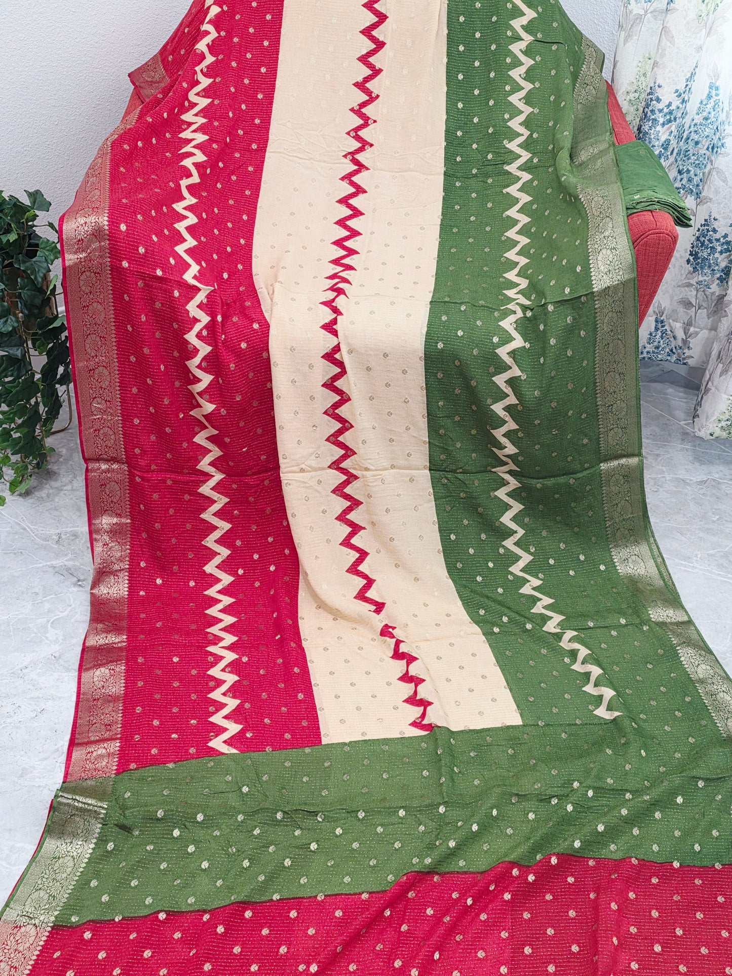 Shaded Chinon Chiffon Checkered Saree with Zari Border | Lightweight Party Wear | Blouse Piece Included