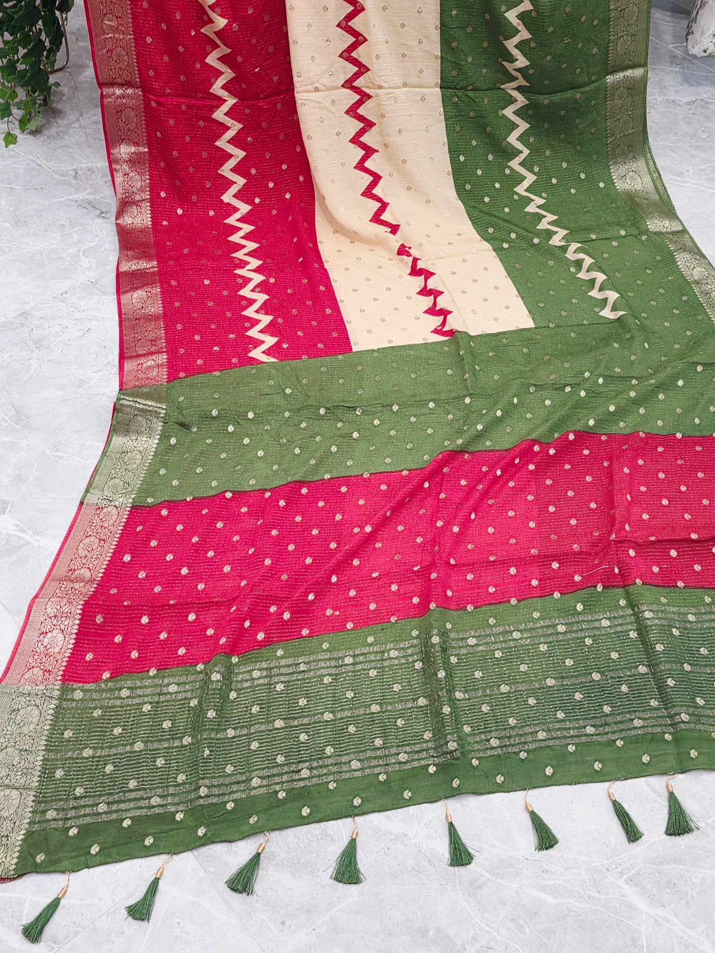 Shaded Chinon Chiffon Checkered Saree with Zari Border | Lightweight Party Wear | Blouse Piece Included