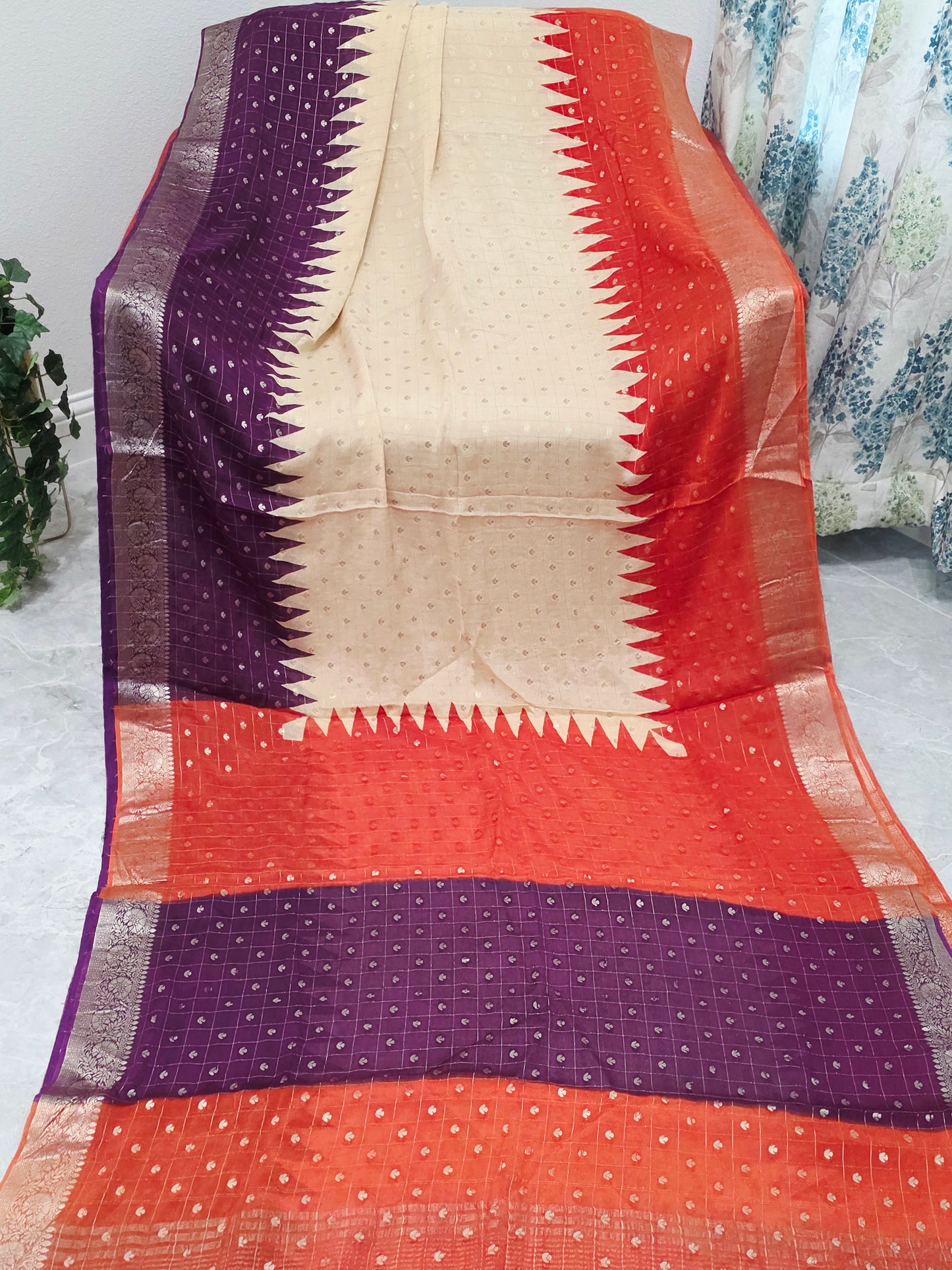 Royal Amethyst Sunset Shaded Chinon Chiffon Checkered Saree with Blouse Piece