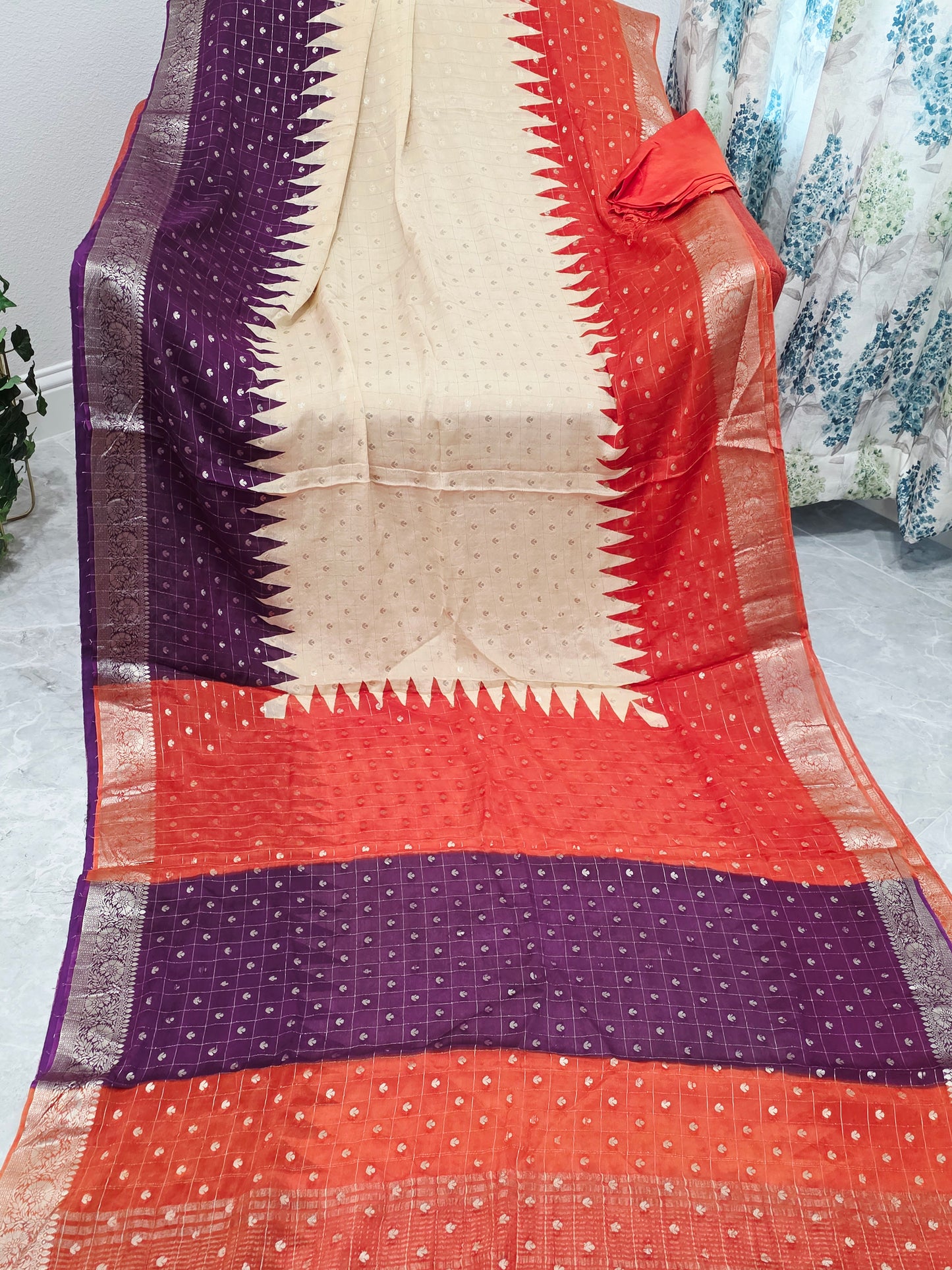 Royal Amethyst Sunset Shaded Chinon Chiffon Checkered Saree with Blouse Piece