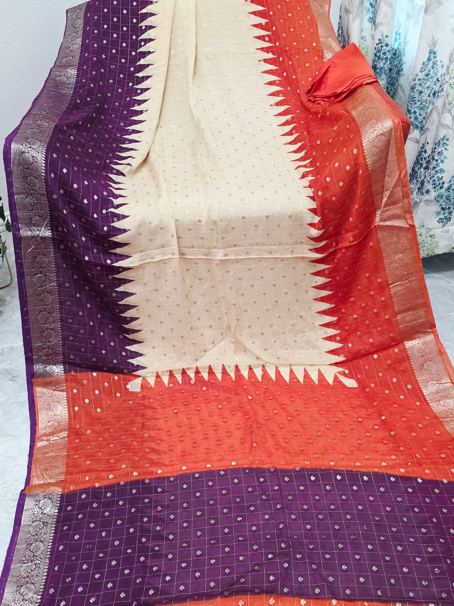 Royal Amethyst Sunset Shaded Chinon Chiffon Checkered Saree with Blouse Piece