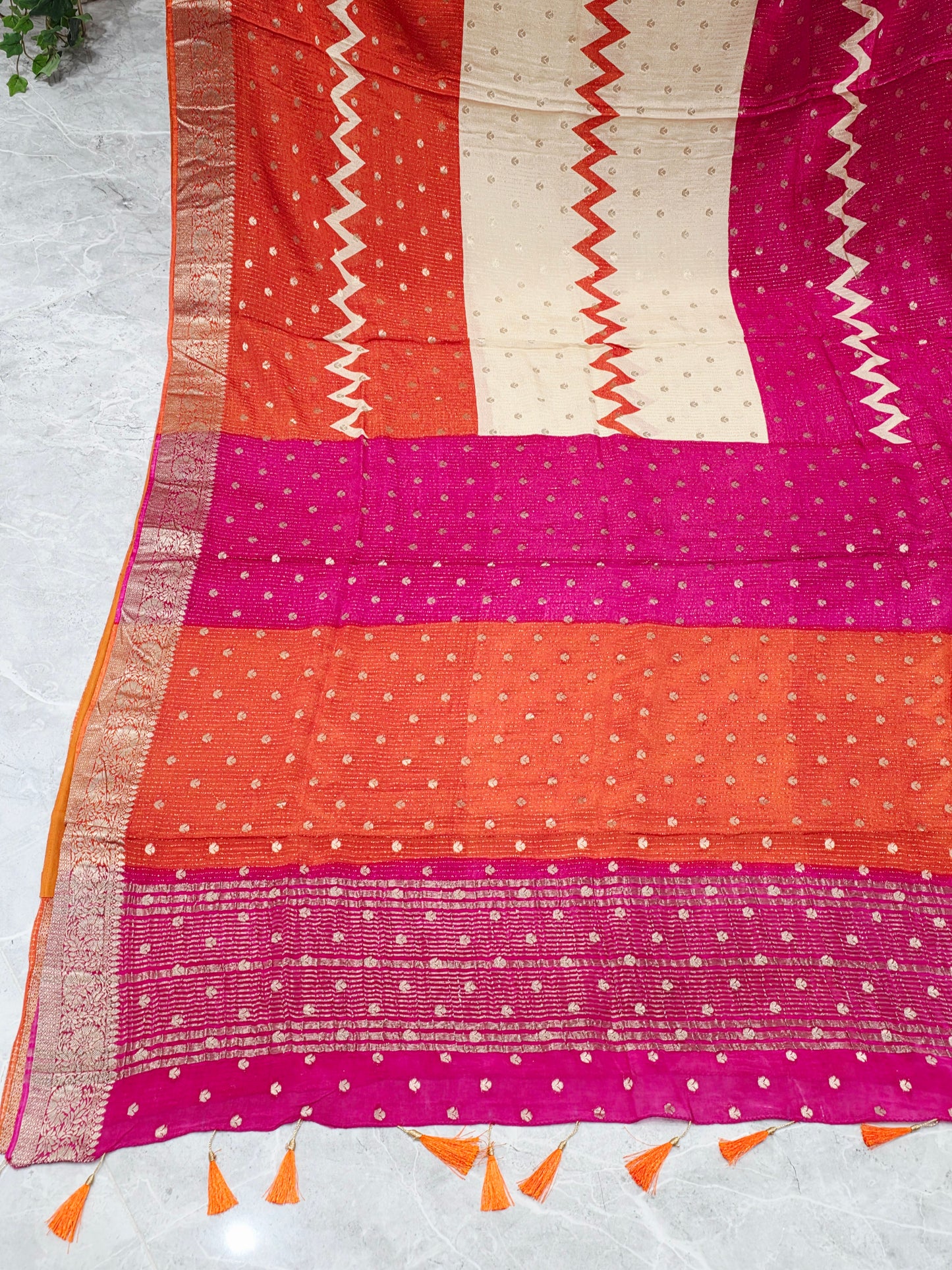 Sunset Ruby Fuchsia Shaded Chinon Chiffon Checkered Saree with Blouse Piece