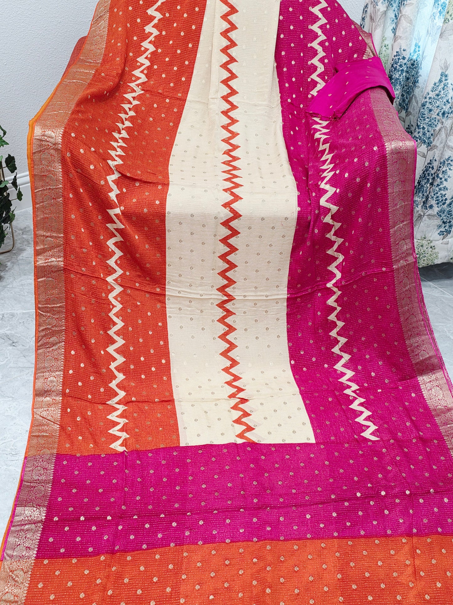 Sunset Ruby Fuchsia Shaded Chinon Chiffon Checkered Saree with Blouse Piece