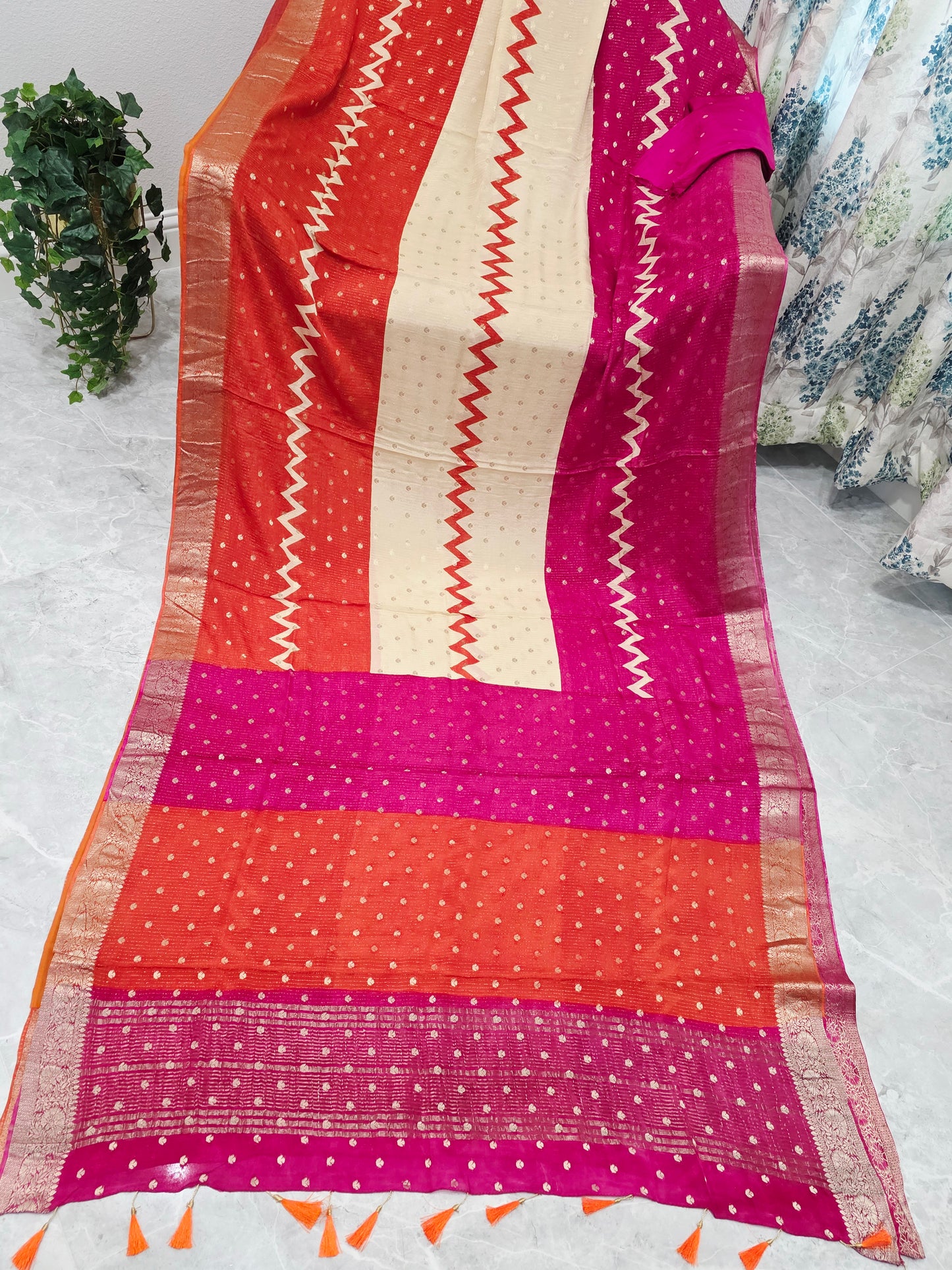 Sunset Ruby Fuchsia Shaded Chinon Chiffon Checkered Saree with Blouse Piece