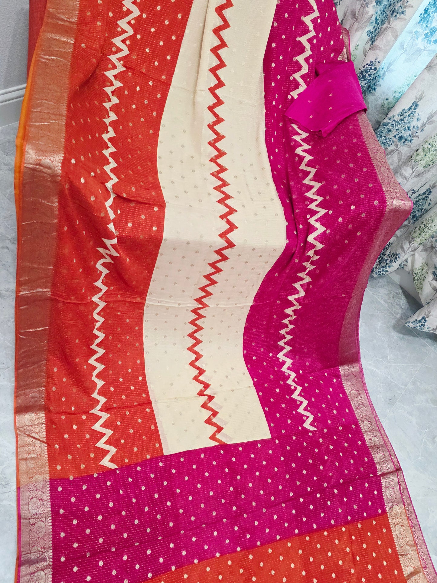 Sunset Ruby Fuchsia Shaded Chinon Chiffon Checkered Saree with Blouse Piece