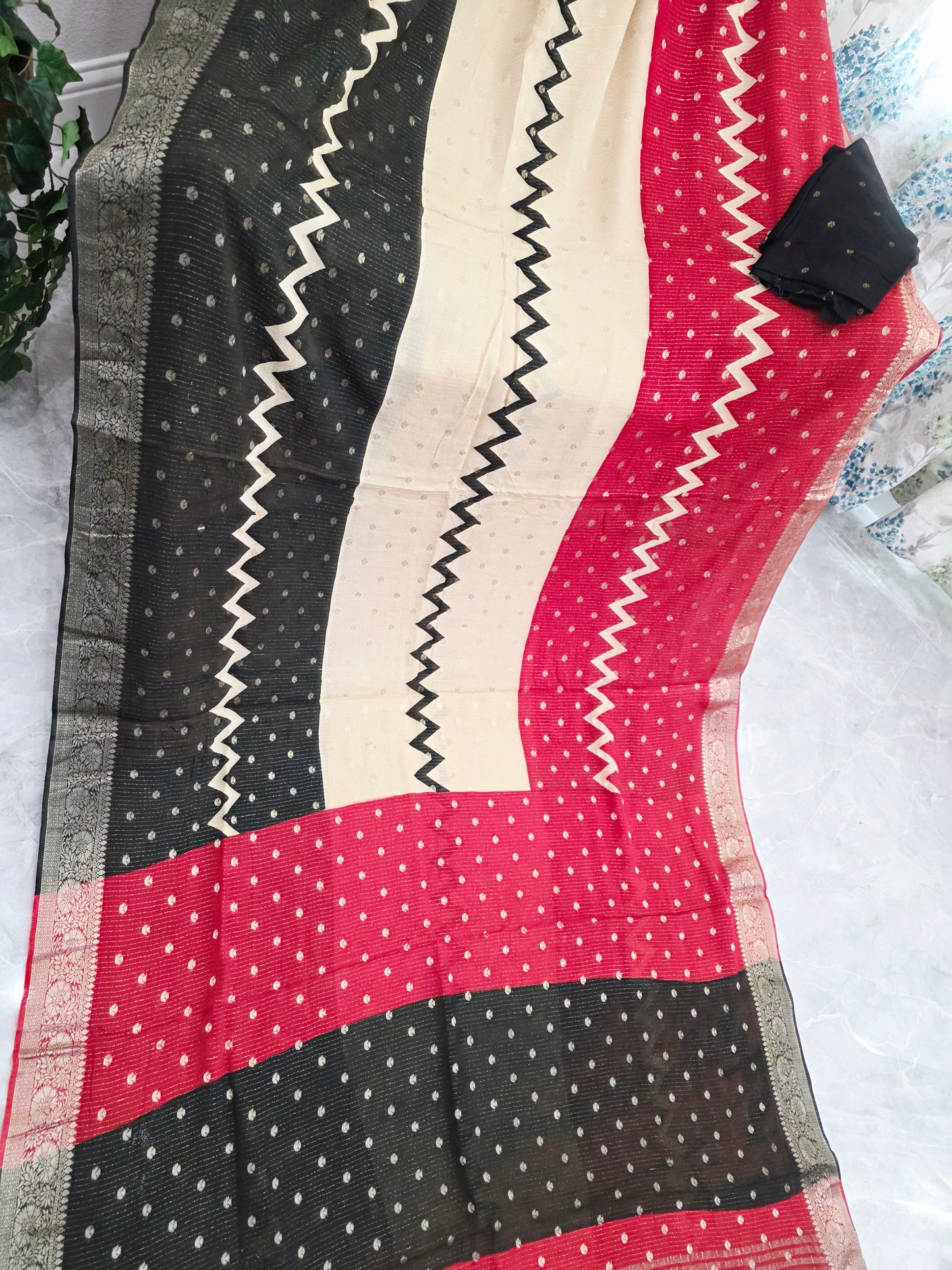 Imperial Noir Crimson & Ivory Gold Shaded Chinon Chiffon Checkered Saree
