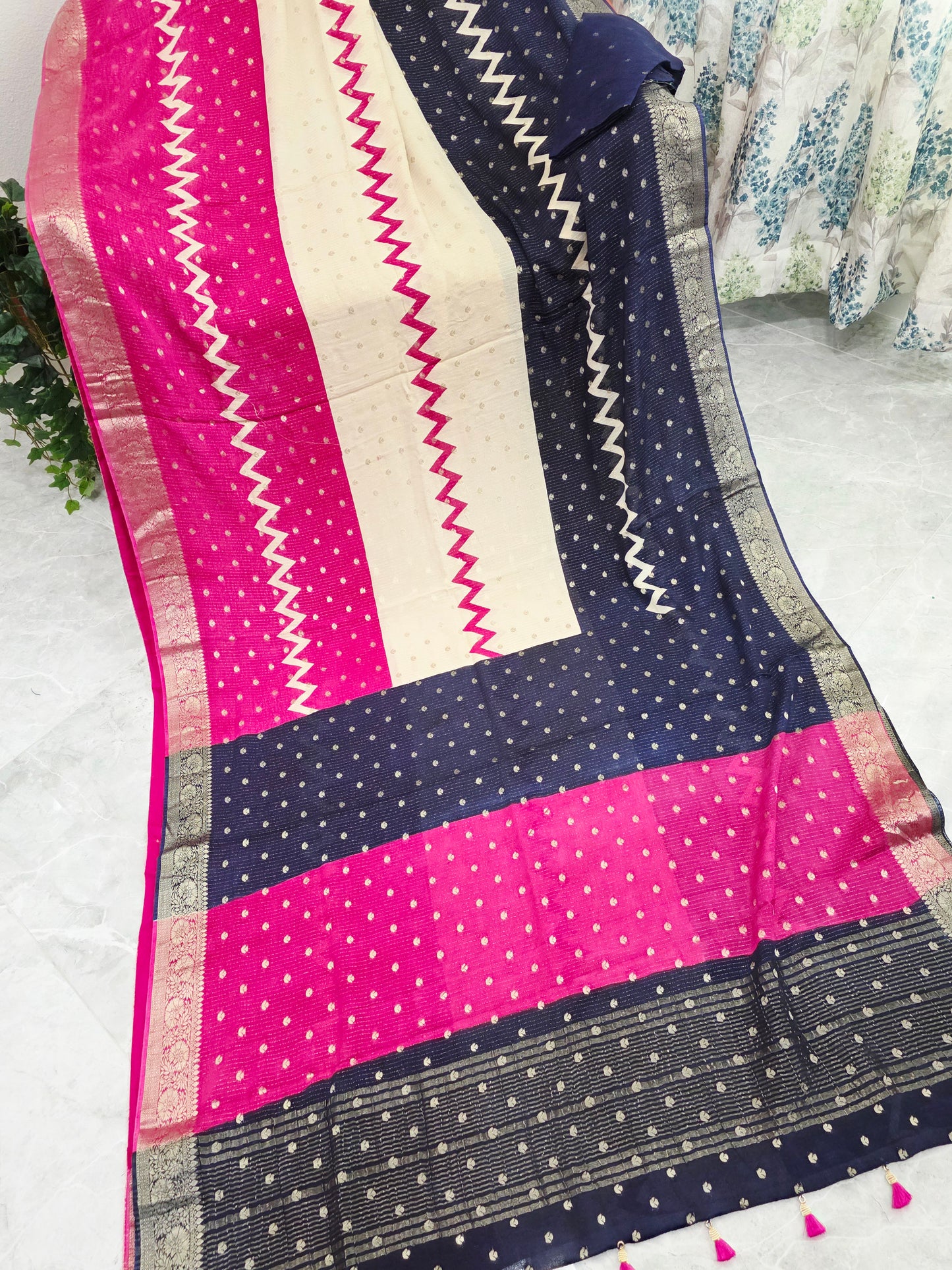 Royal Fuchsia & Midnight Navy Shaded Chinon Chiffon Checkered Saree with Blouse Piece
