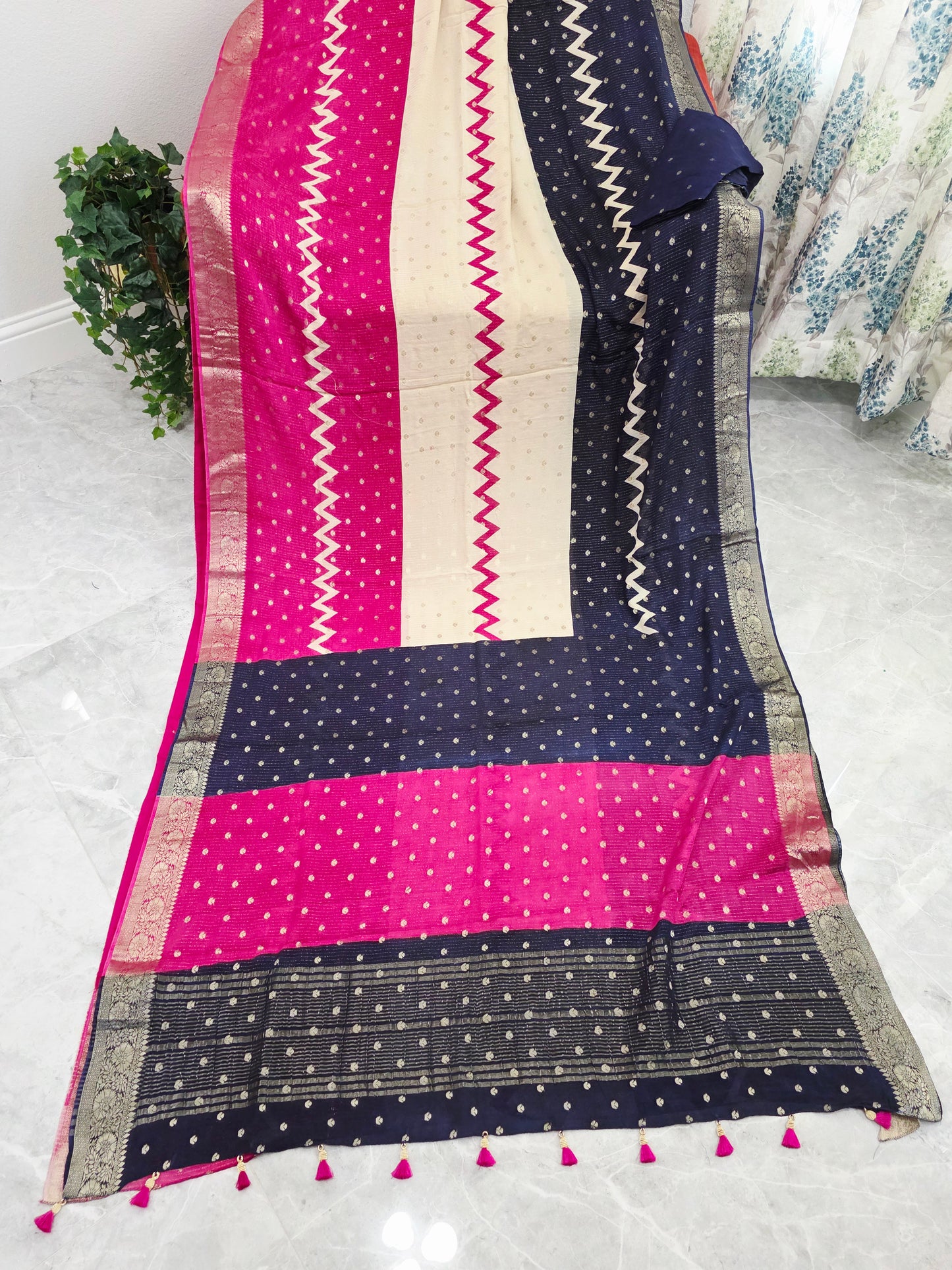 Royal Fuchsia & Midnight Navy Shaded Chinon Chiffon Checkered Saree with Blouse Piece