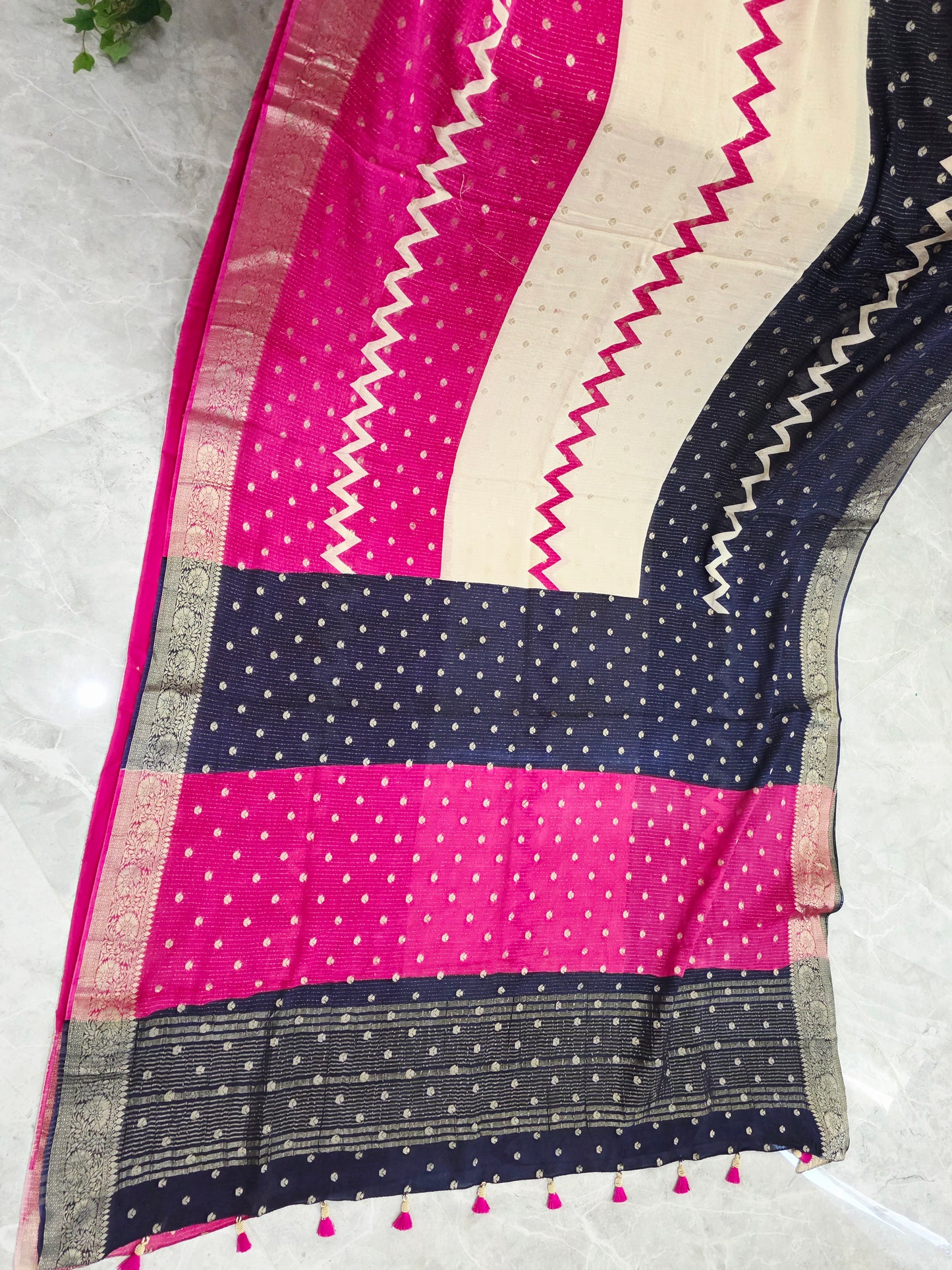 Royal Fuchsia & Midnight Navy Shaded Chinon Chiffon Checkered Saree with Blouse Piece
