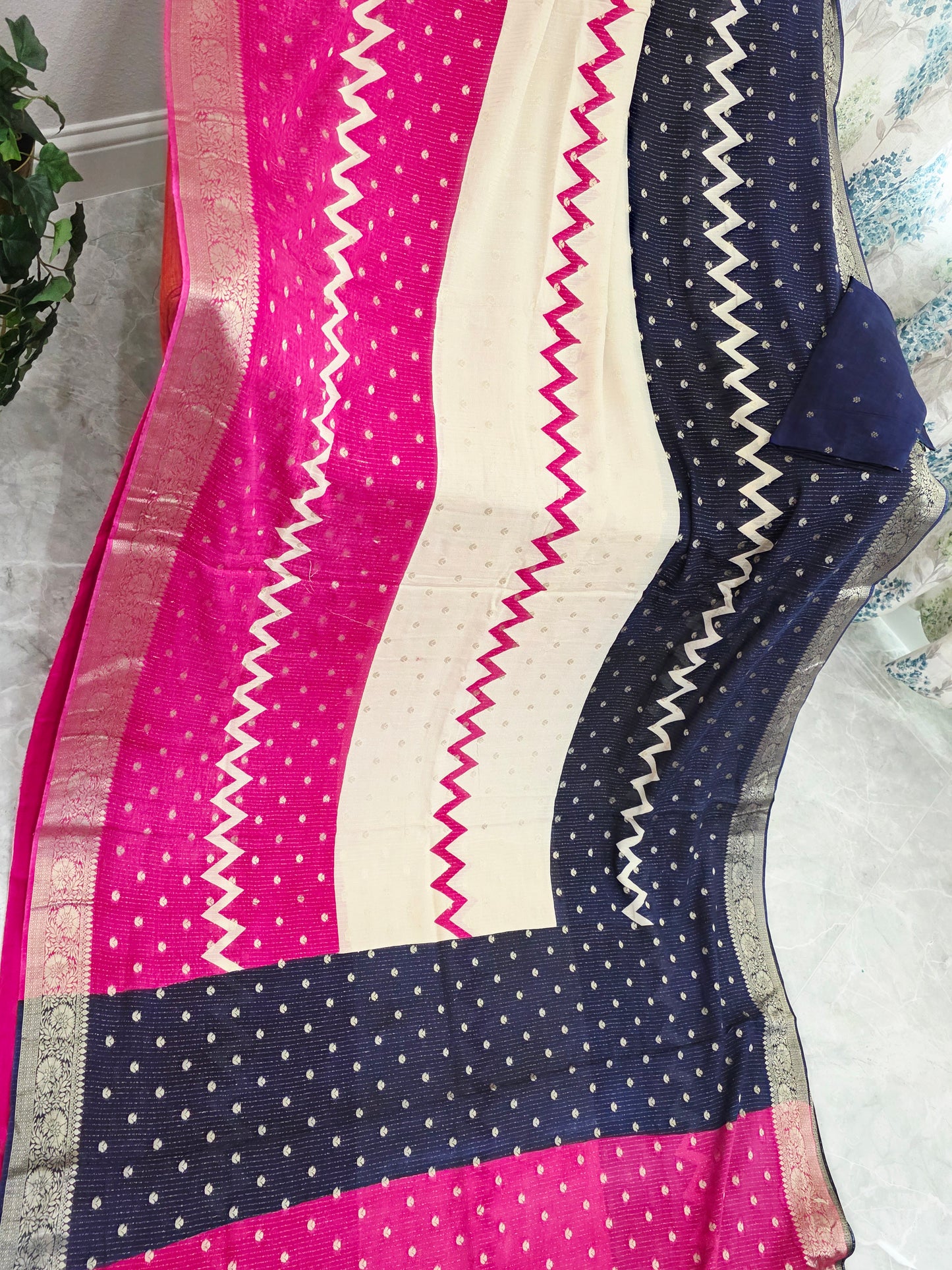 Royal Fuchsia & Midnight Navy Shaded Chinon Chiffon Checkered Saree with Blouse Piece