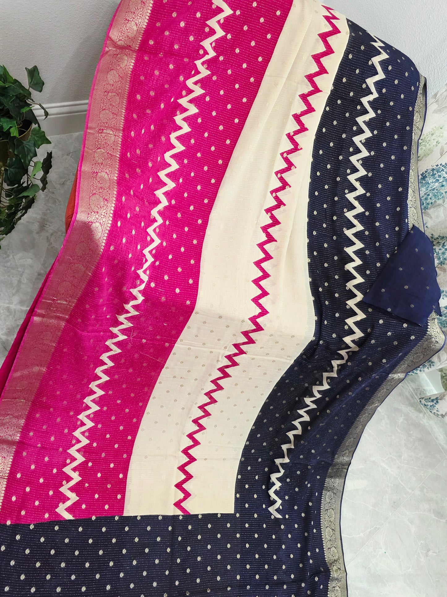 Royal Fuchsia & Midnight Navy Shaded Chinon Chiffon Checkered Saree with Blouse Piece