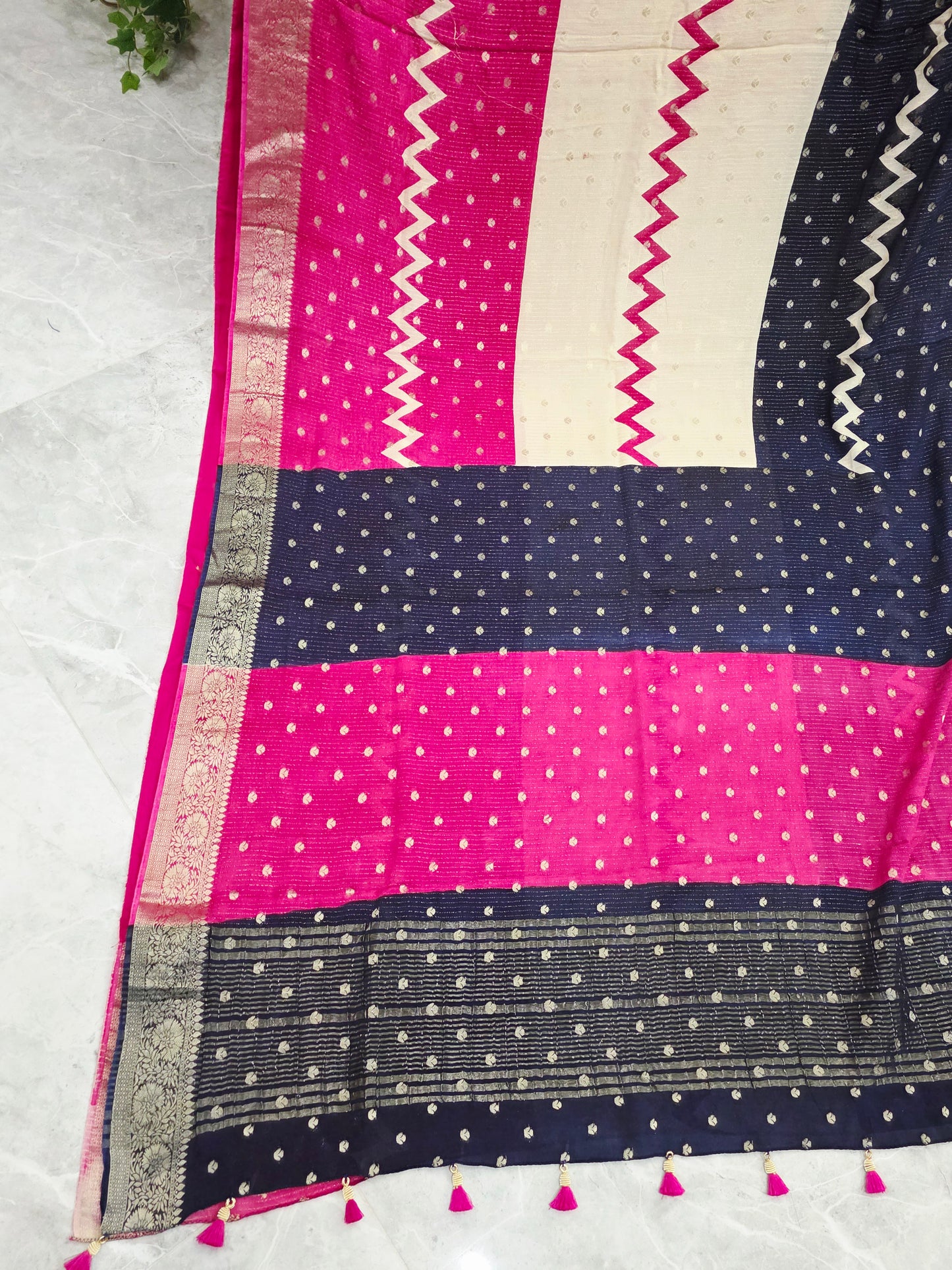 Royal Fuchsia & Midnight Navy Shaded Chinon Chiffon Checkered Saree with Blouse Piece