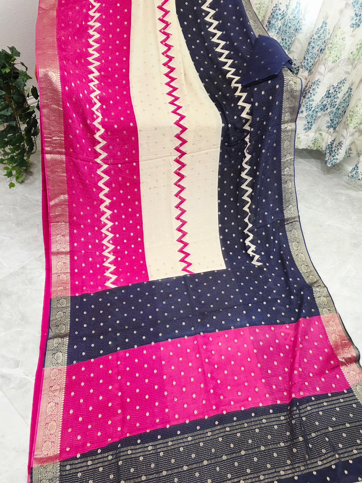 Royal Fuchsia & Midnight Navy Shaded Chinon Chiffon Checkered Saree with Blouse Piece