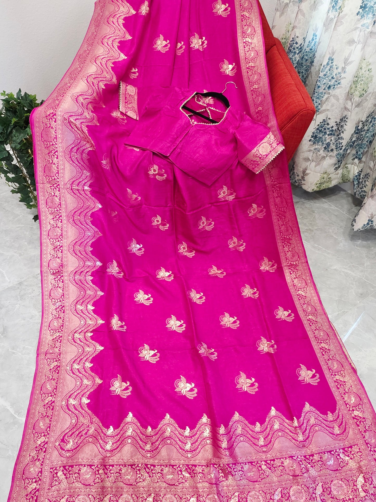 Royal Fuchsia Magenta Munga Banarasi Crepe Silk Saree with Stitched Blouse