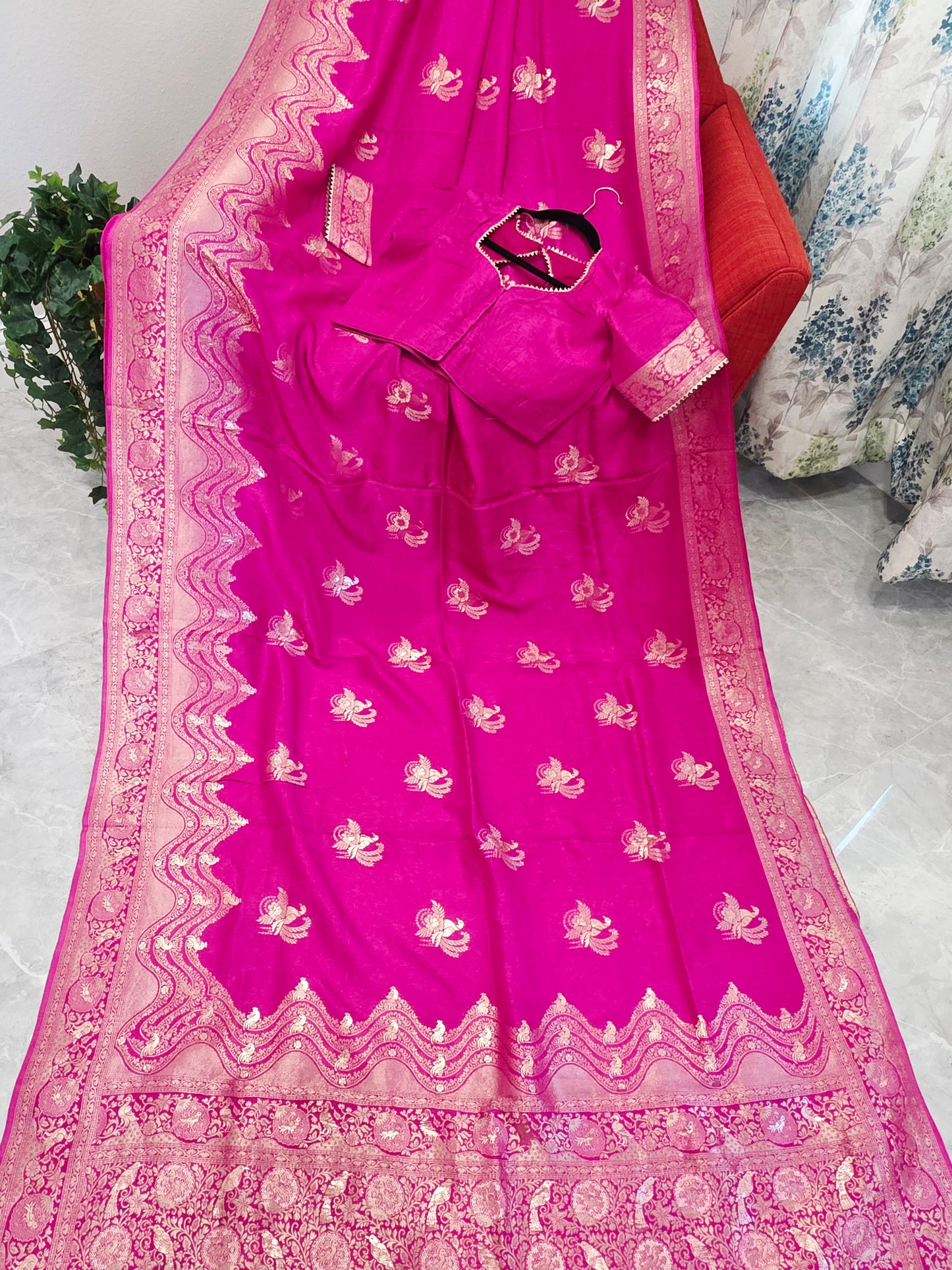 Royal Fuchsia Magenta Munga Banarasi Crepe Silk Saree with Stitched Blouse
