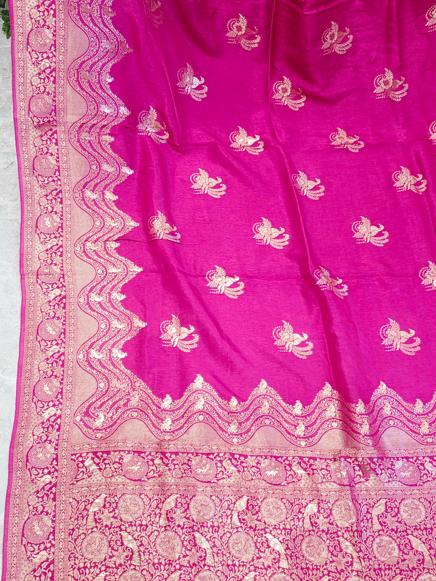 Royal Fuchsia Magenta Munga Banarasi Crepe Silk Saree with Stitched Blouse