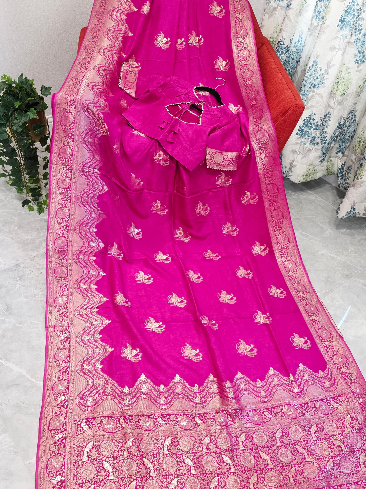 Royal Fuchsia Magenta Munga Banarasi Crepe Silk Saree with Stitched Blouse
