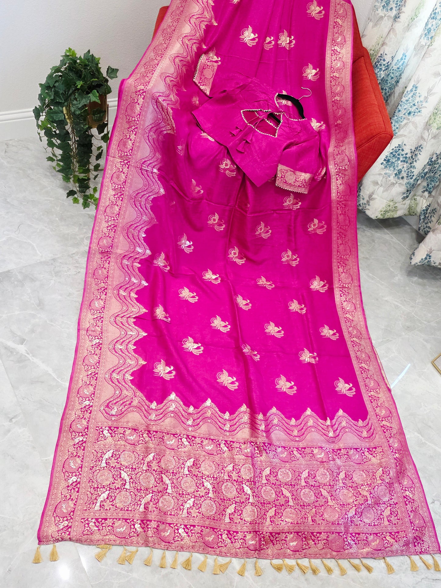 Royal Fuchsia Magenta Munga Banarasi Crepe Silk Saree with Stitched Blouse