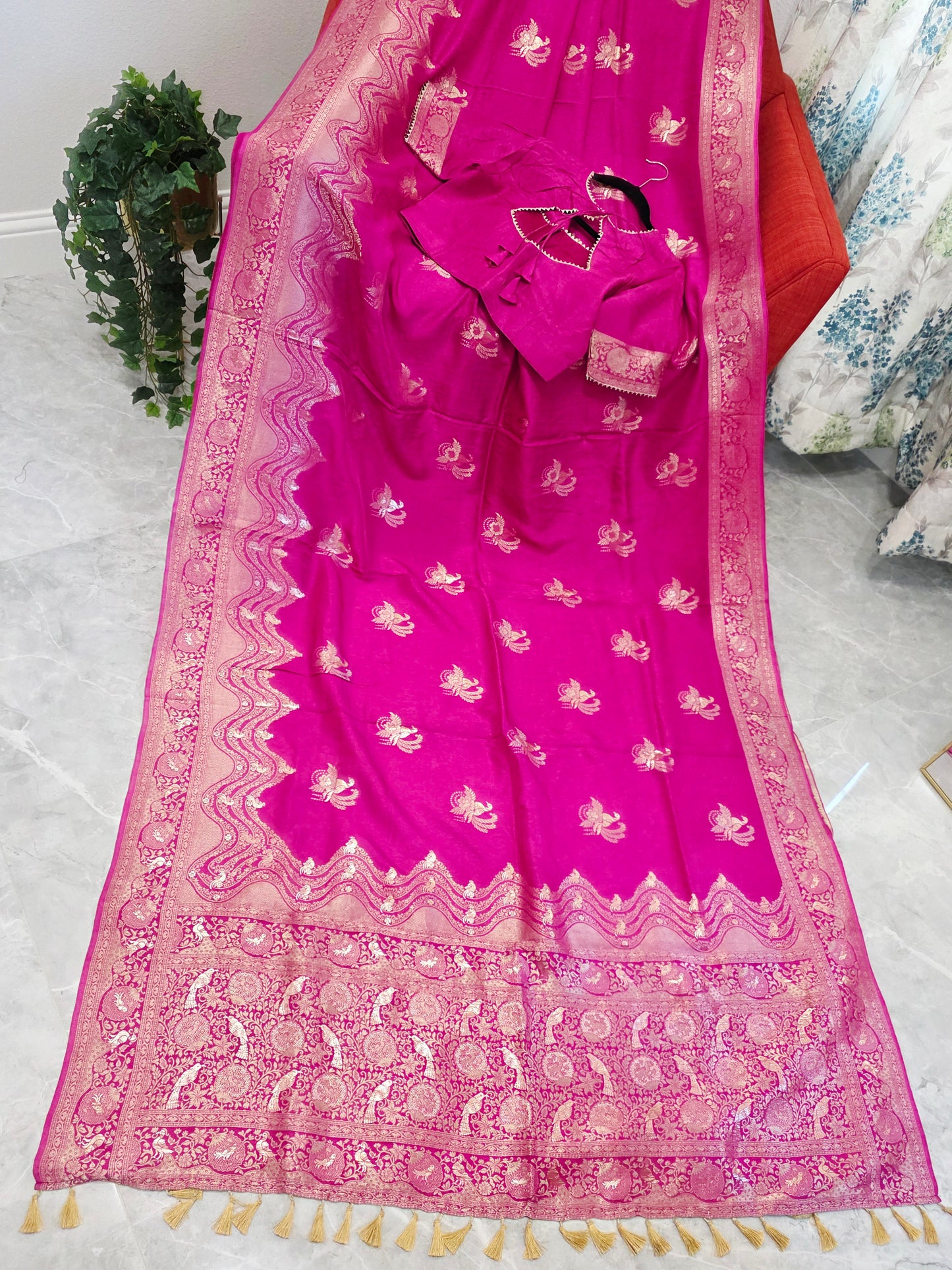 Royal Fuchsia Magenta Munga Banarasi Crepe Silk Saree with Stitched Blouse