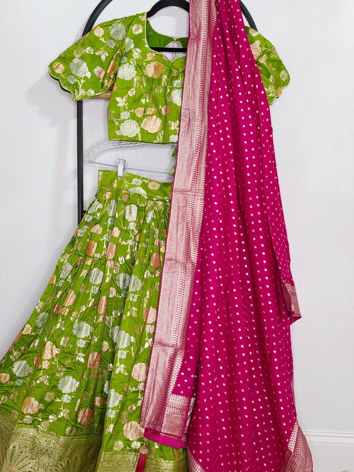Emerald Royale Benarasi Meenakari Half Saree Lehenga Set with Pink Dupatta | Can - Can Lined