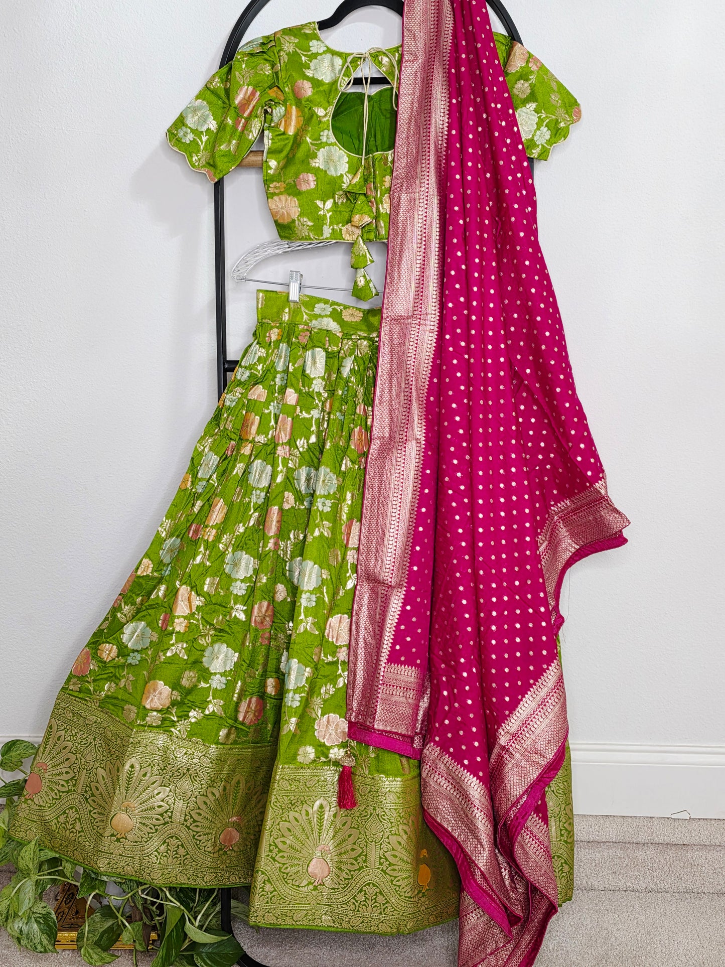 Emerald Royale Benarasi Meenakari Half Saree Lehenga Set with Pink Dupatta | Can - Can Lined