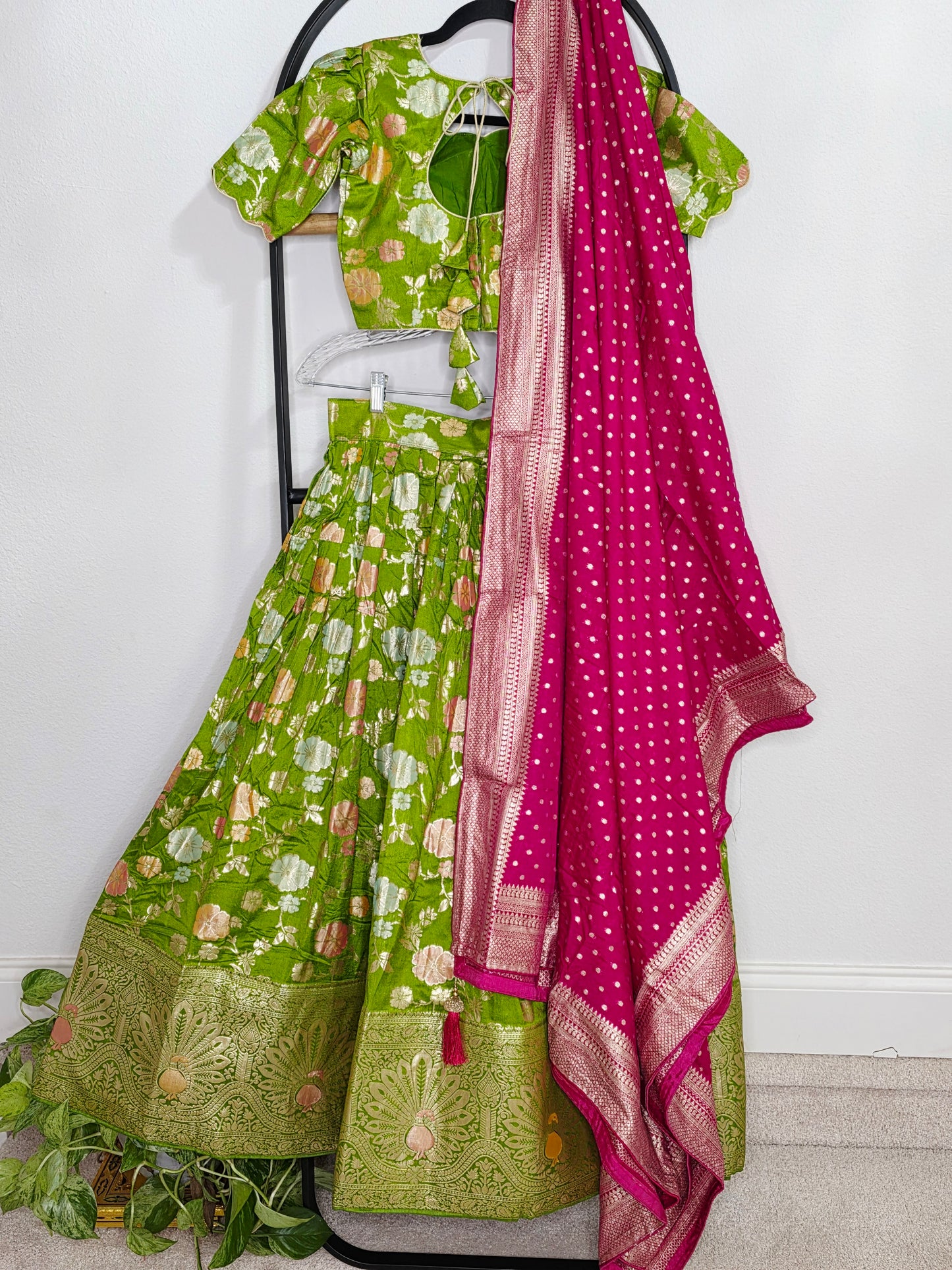 Emerald Royale Benarasi Meenakari Half Saree Lehenga Set with Pink Dupatta | Can - Can Lined