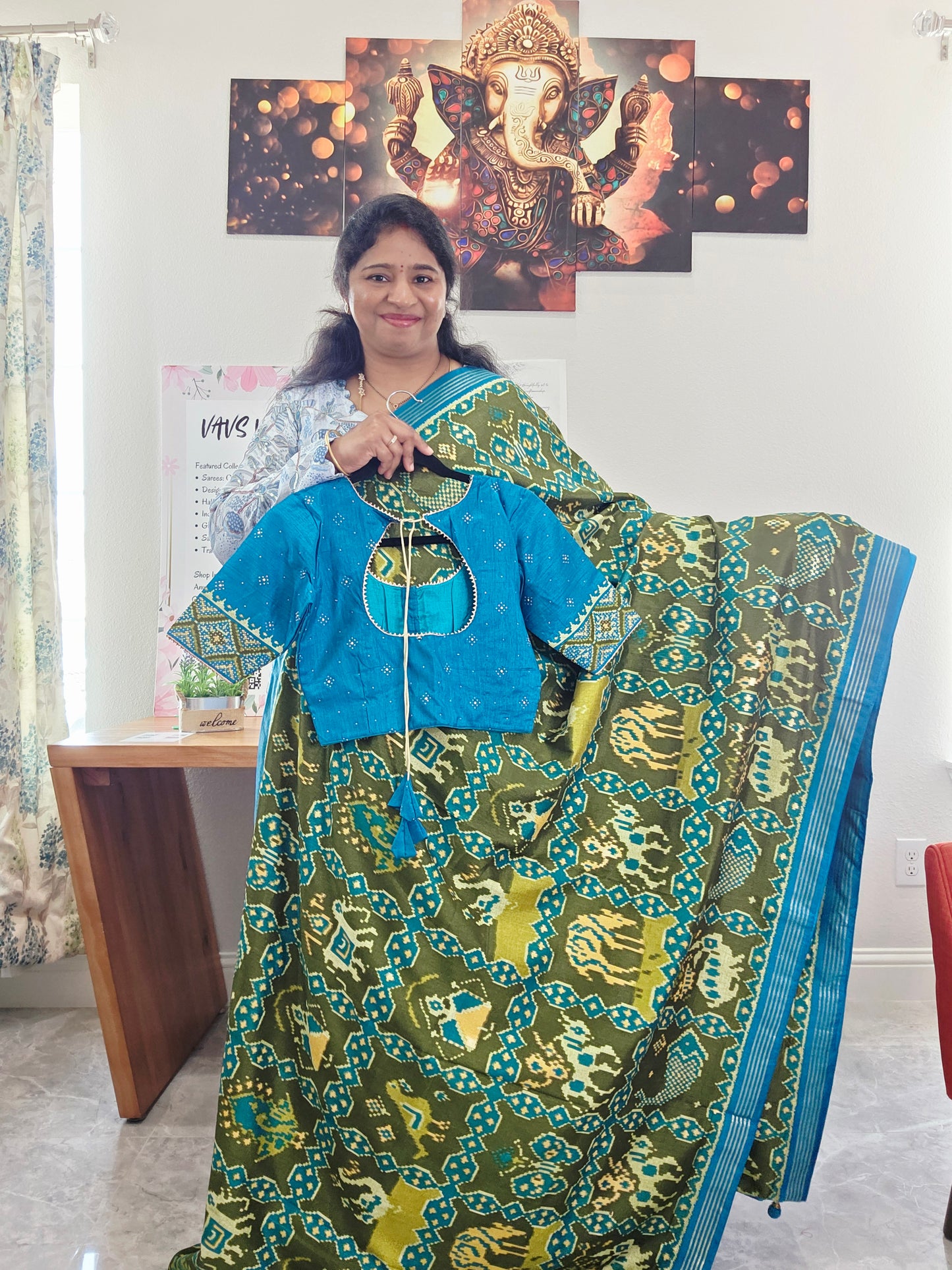Munga Crepe Soft Patola Silk Saree - Blouse