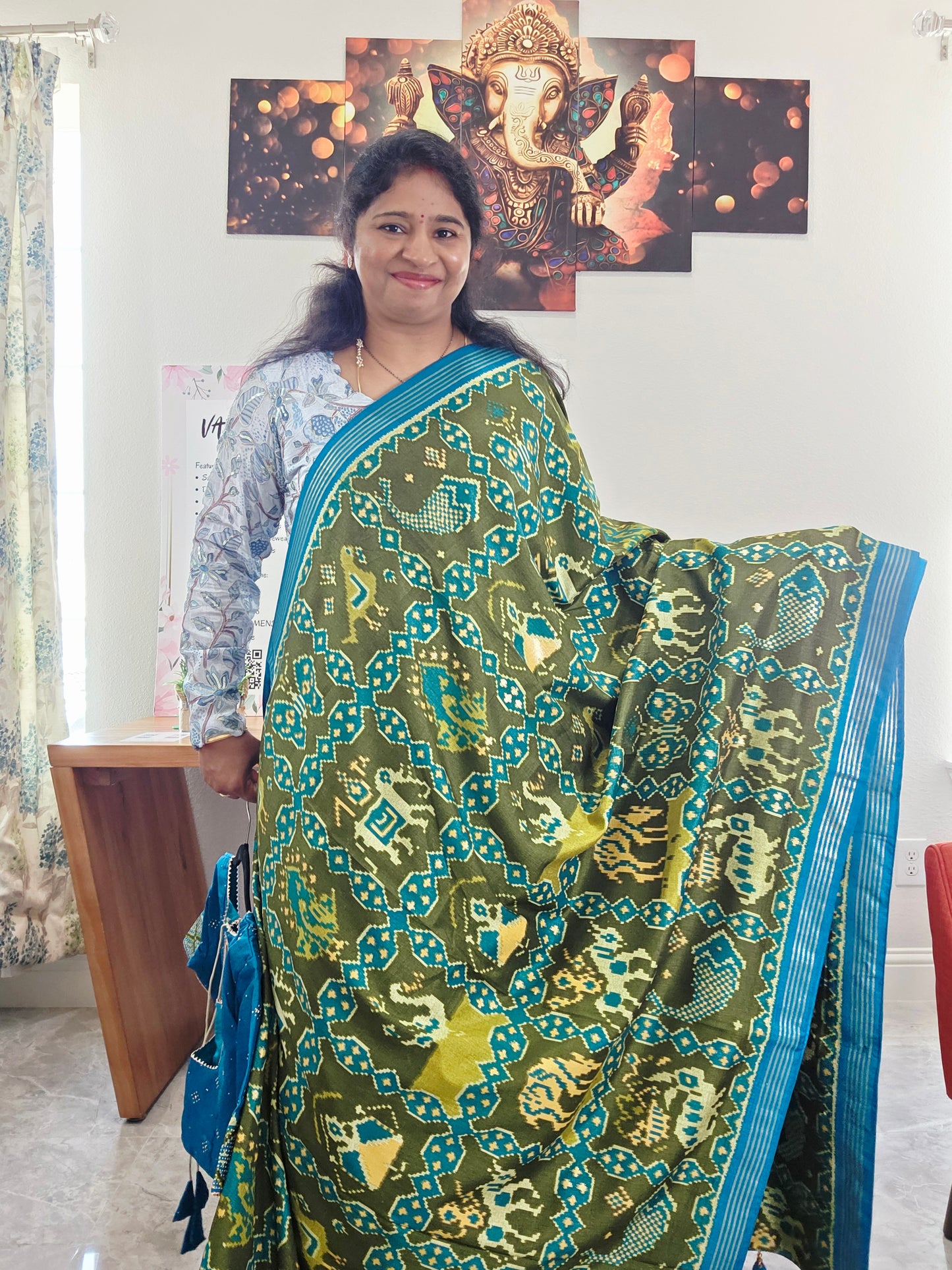 Munga Crepe Soft Patola Silk Saree - Blouse