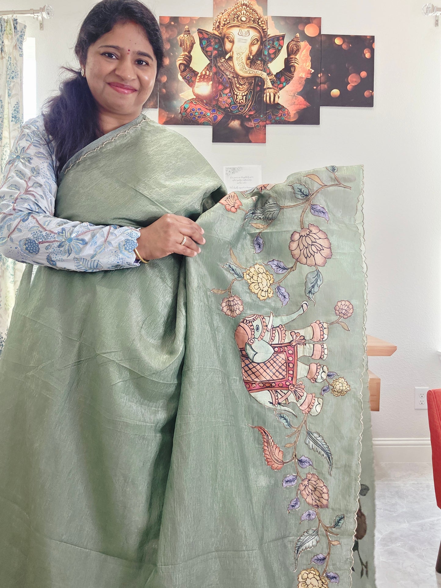 Crush Style Elephant Design Applique Work Saree