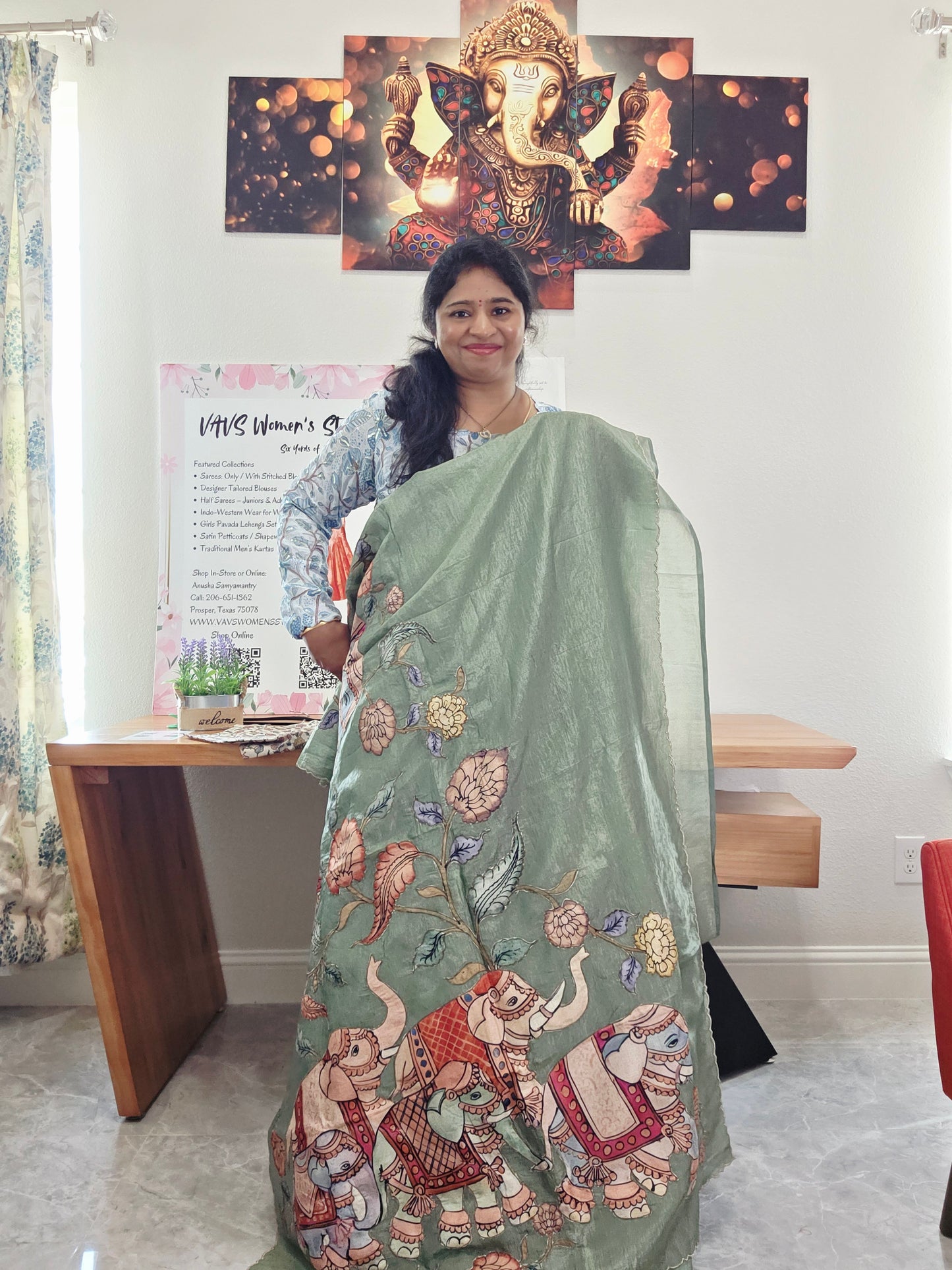 Crush Style Elephant Design Applique Work Saree
