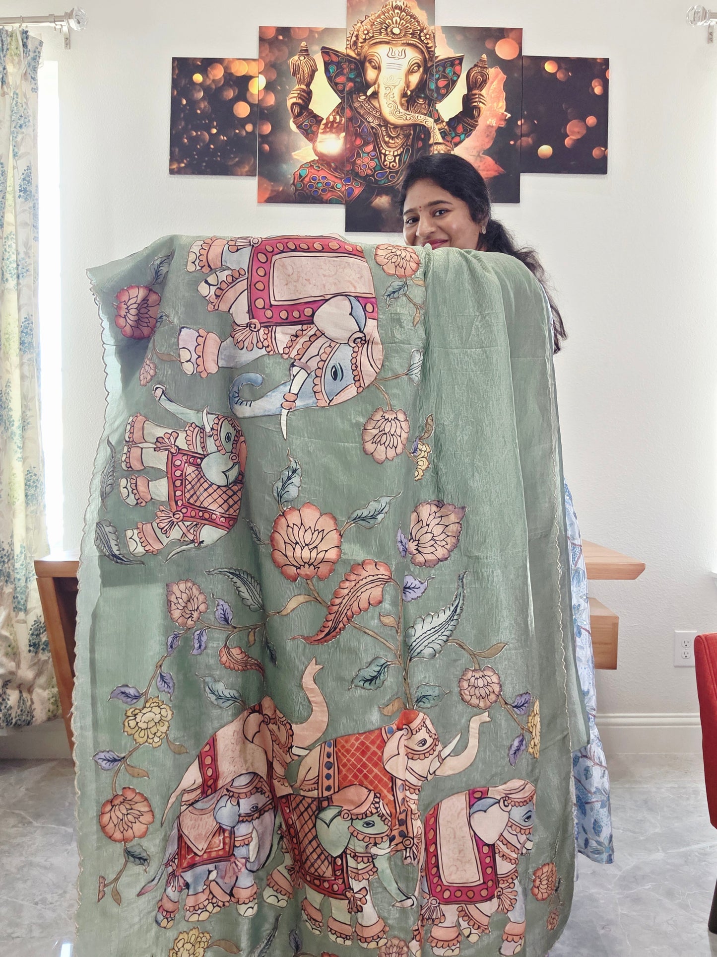 Crush Style Elephant Design Applique Work Saree