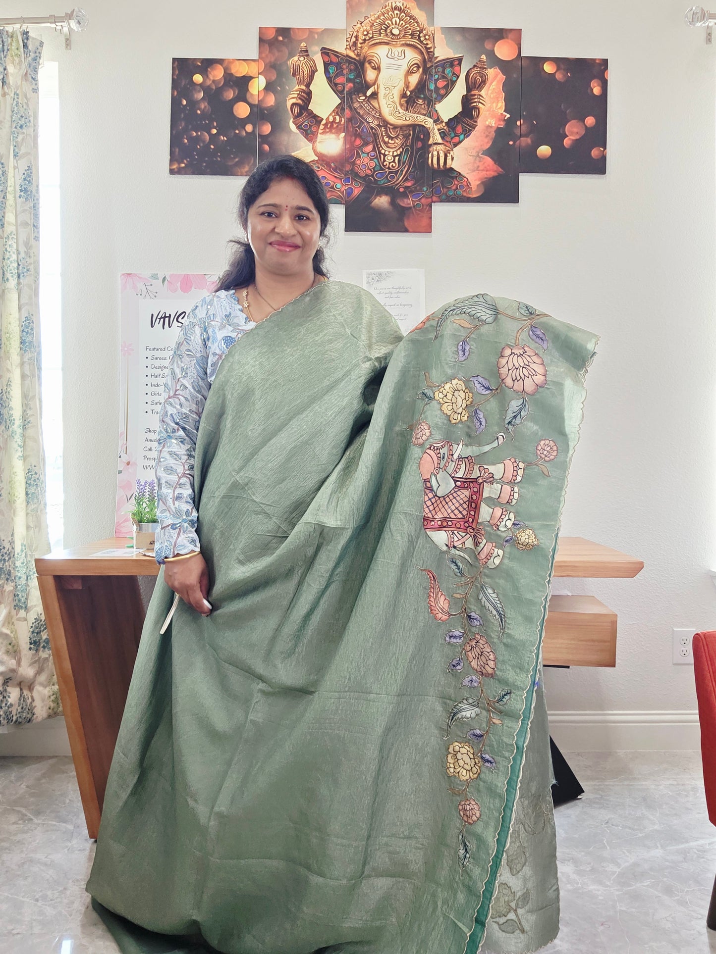 Crush Style Elephant Design Applique Work Saree