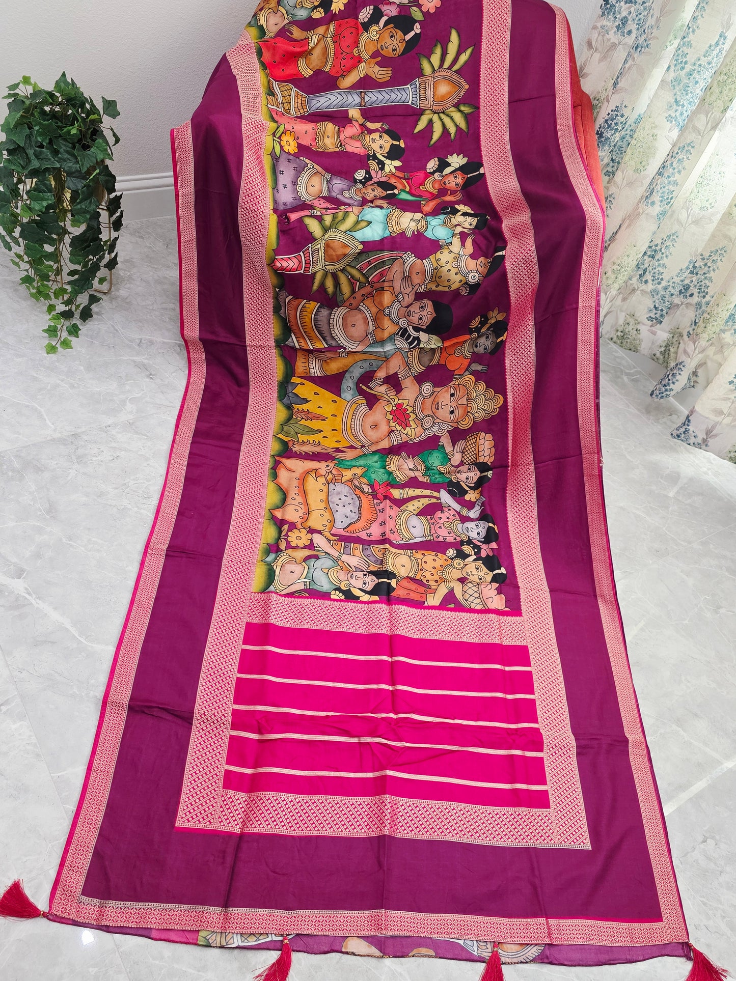 Royal Orchid Magenta Gap Border Designer Kalamkari Crepe Silk Saree With Stitched Blouse