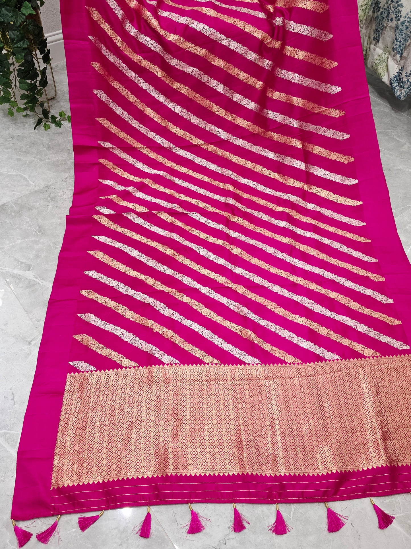 Rani Pink & Antique Gold Leheriya Pattern Pure Mango Benarasi Silk Saree with Unstitched Blouse Piece