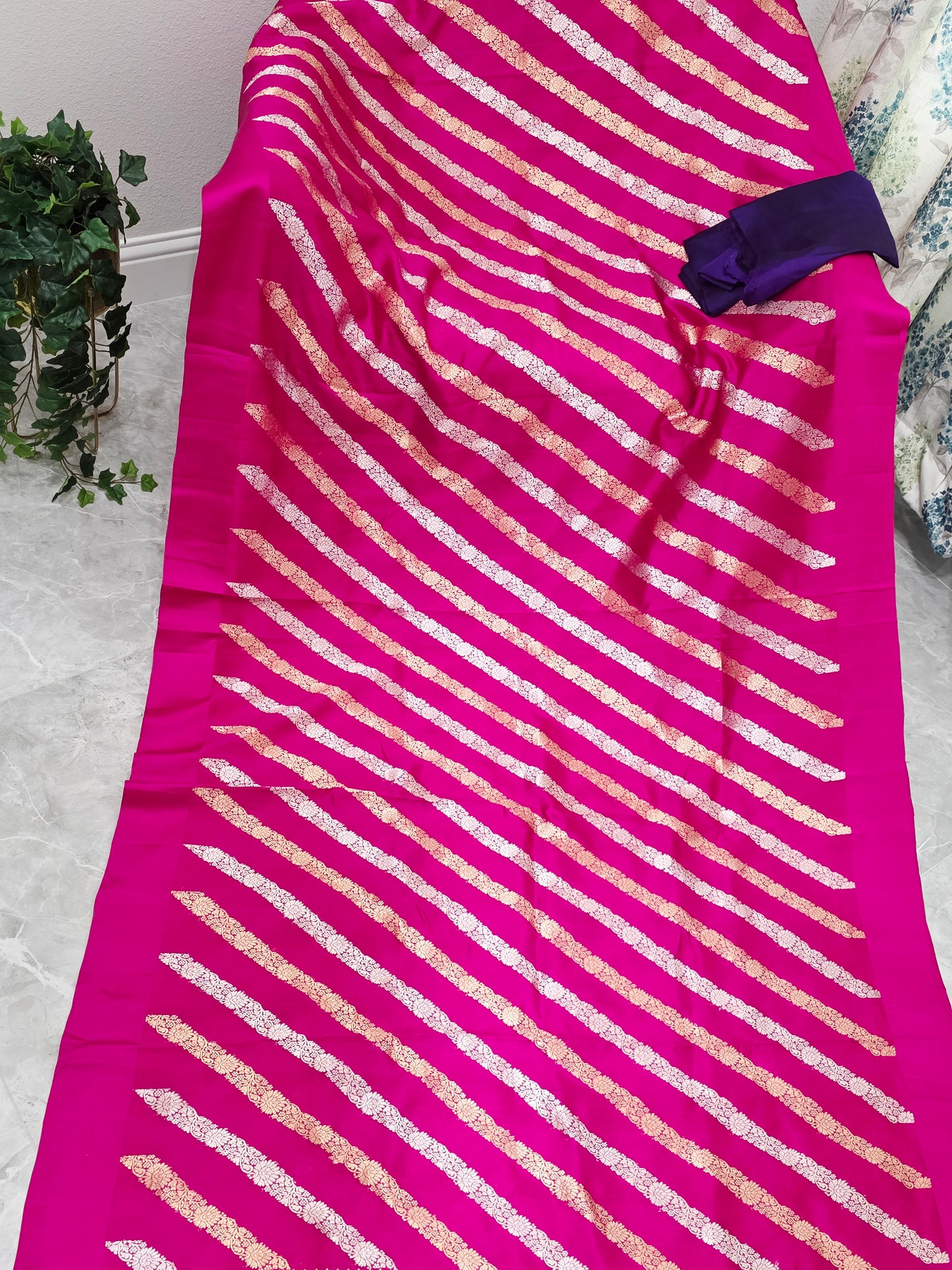 Rani Pink & Antique Gold Leheriya Pattern Pure Mango Benarasi Silk Saree with Unstitched Blouse Piece