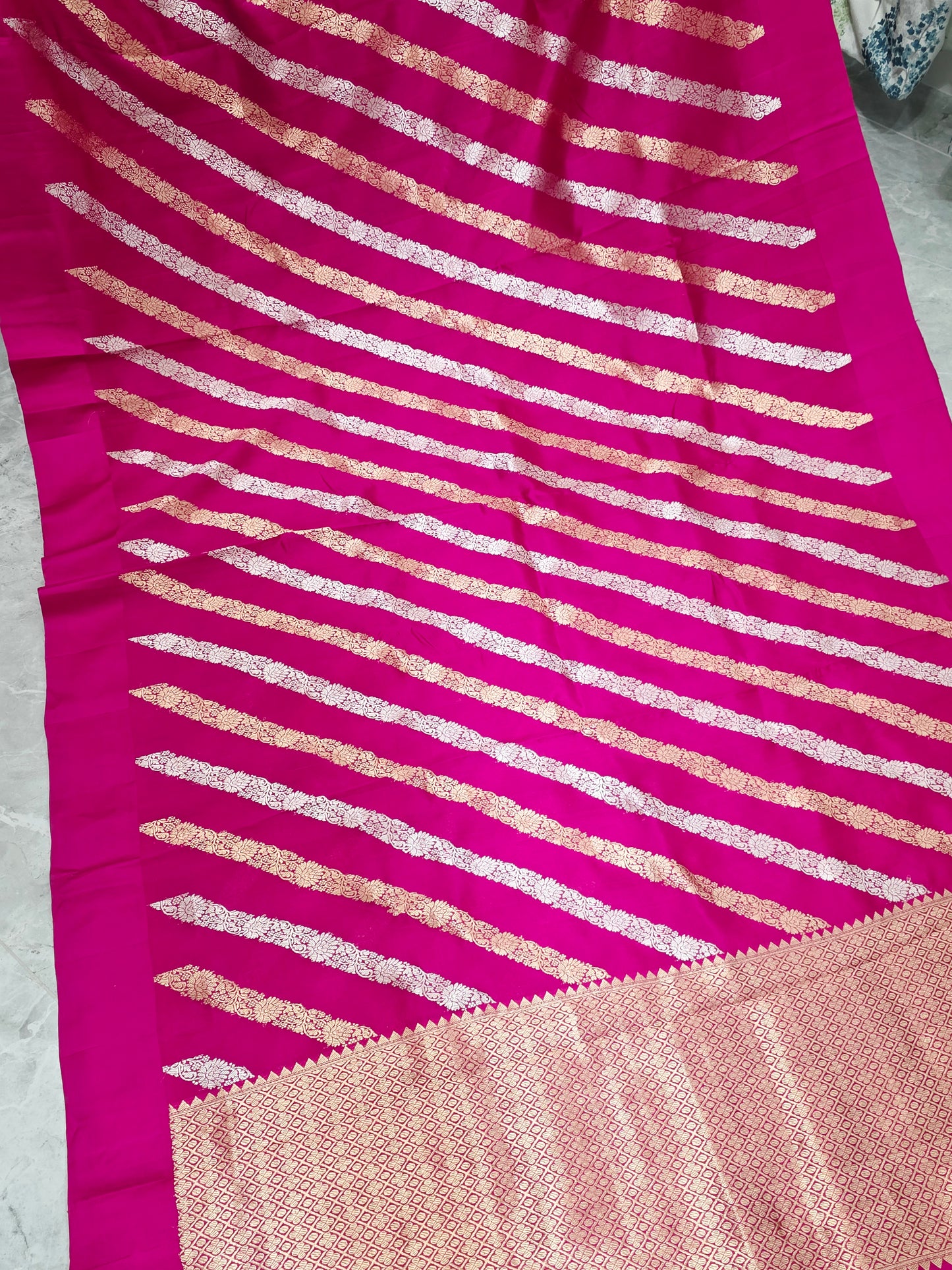 Rani Pink & Antique Gold Leheriya Pattern Pure Mango Benarasi Silk Saree with Unstitched Blouse Piece