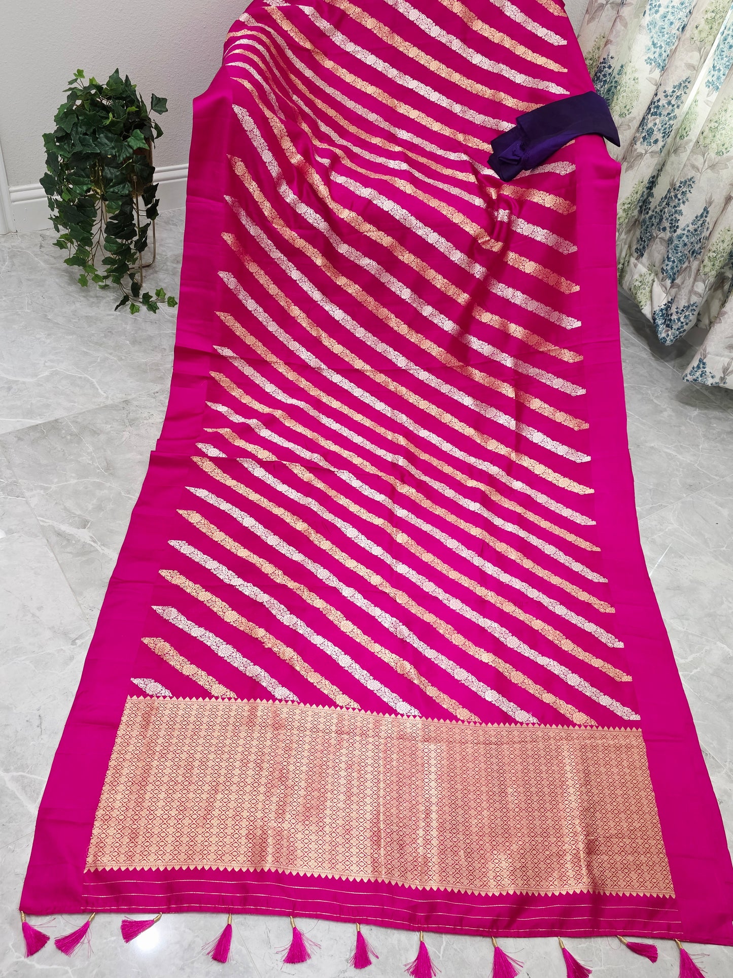 Rani Pink & Antique Gold Leheriya Pattern Pure Mango Benarasi Silk Saree with Unstitched Blouse Piece