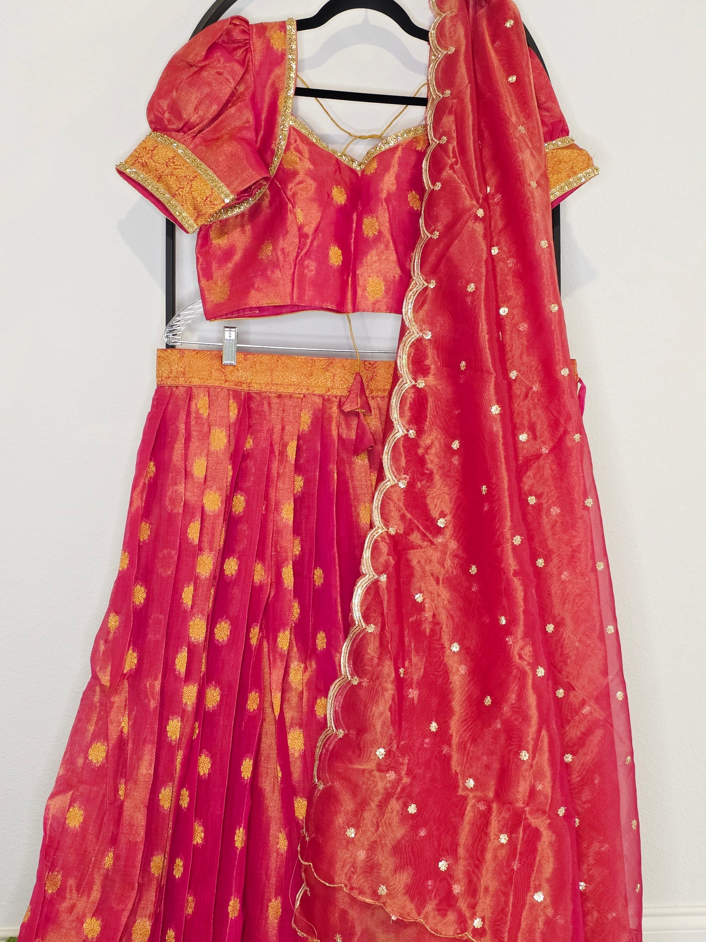 Tissue Benarasi Crimson Rose & Gold Tissue Jute Silk Banarasi Butta Lehenga Set — Bridal Lehenga Choli with Puff Sleeves & Scalloped Tissue Dupatta