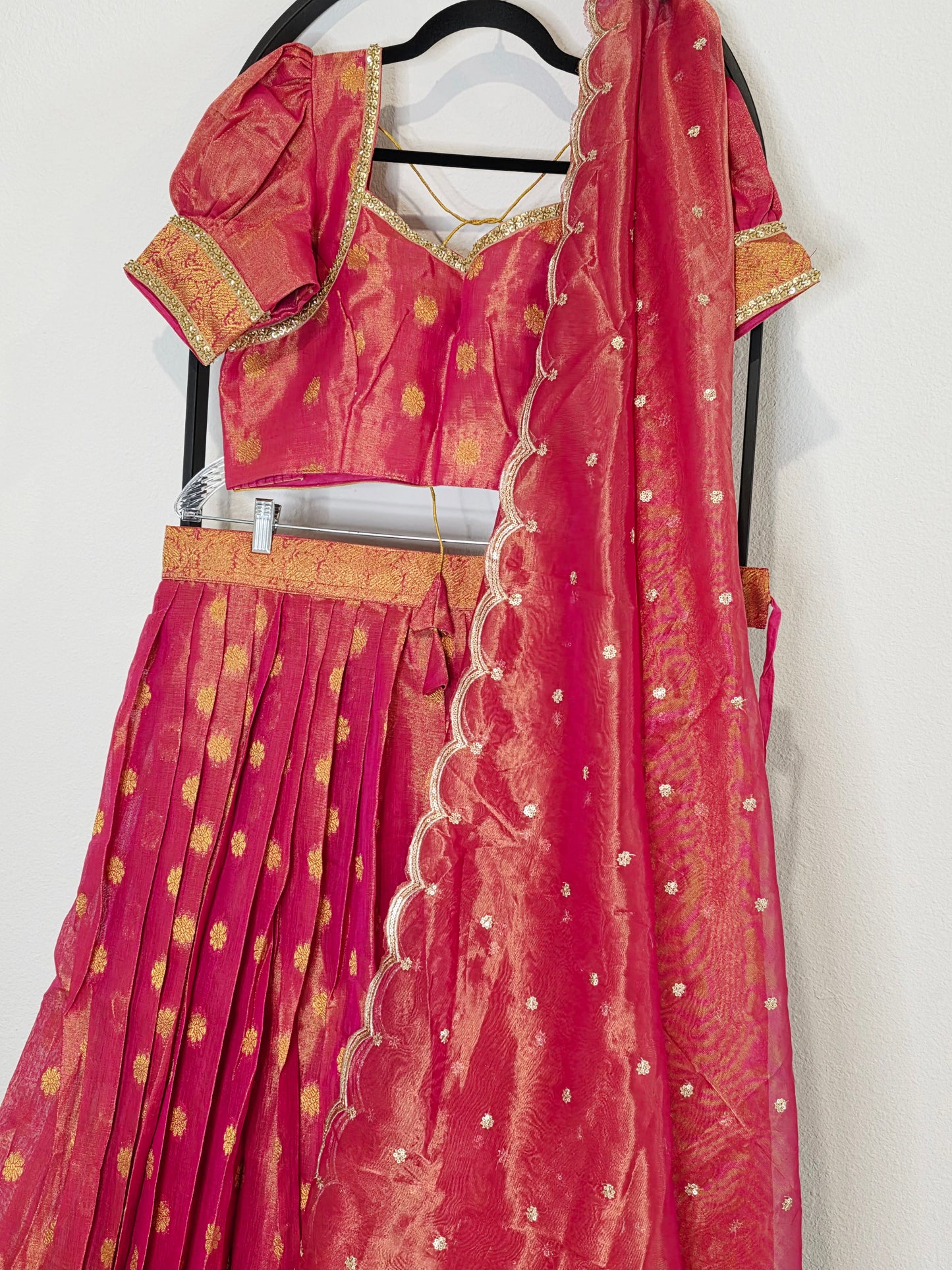 Tissue Benarasi Crimson Rose & Gold Tissue Jute Silk Banarasi Butta Lehenga Set — Bridal Lehenga Choli with Puff Sleeves & Scalloped Tissue Dupatta