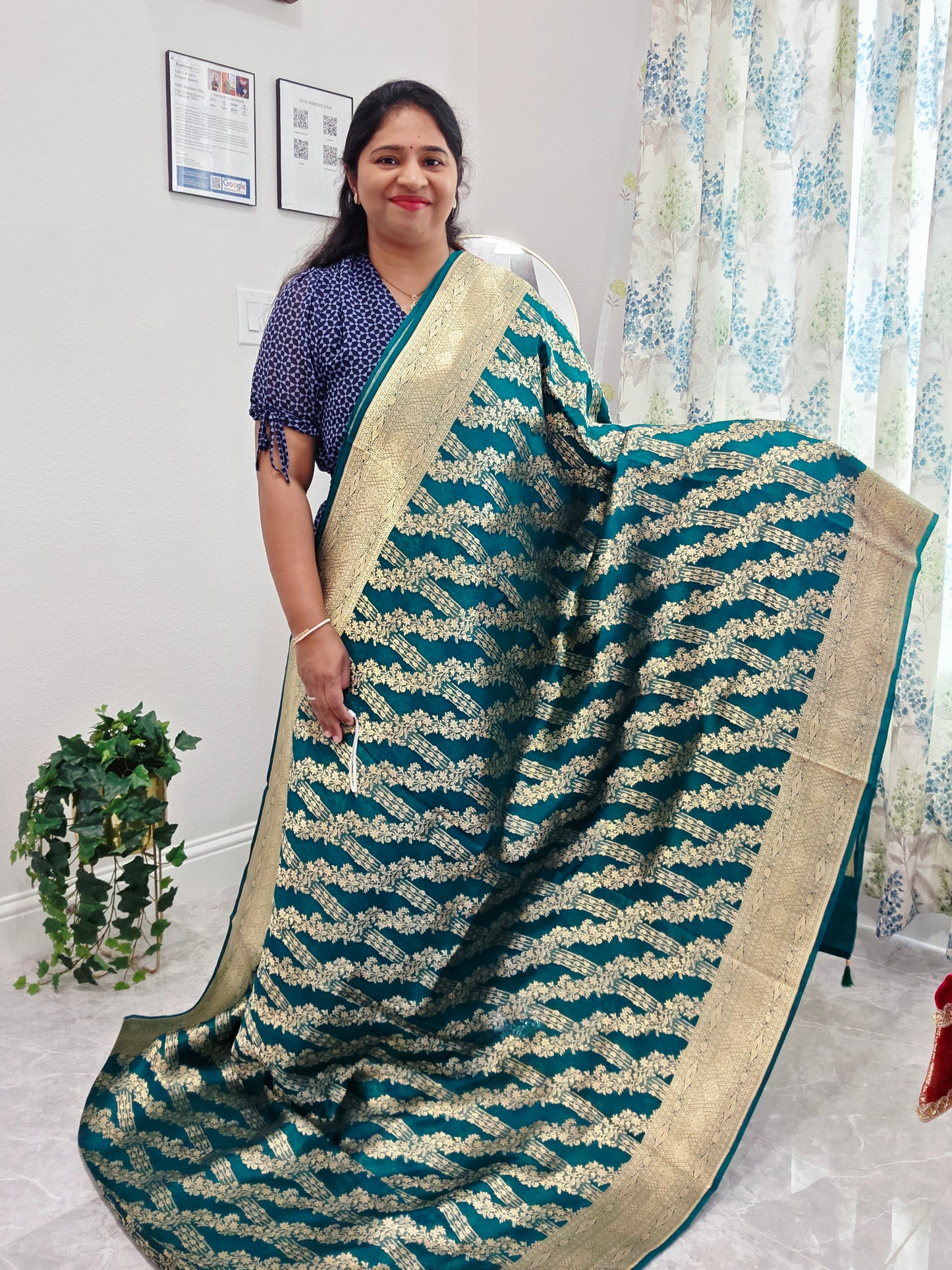 Classy Benarasi Silk Saree - Blouse