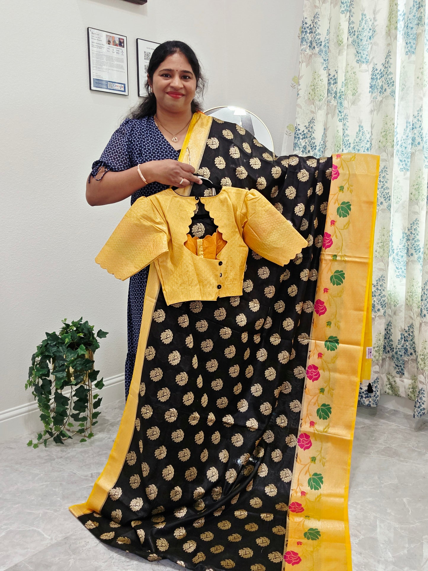 Semi Georgette Silk Cotton Saree - Blouse